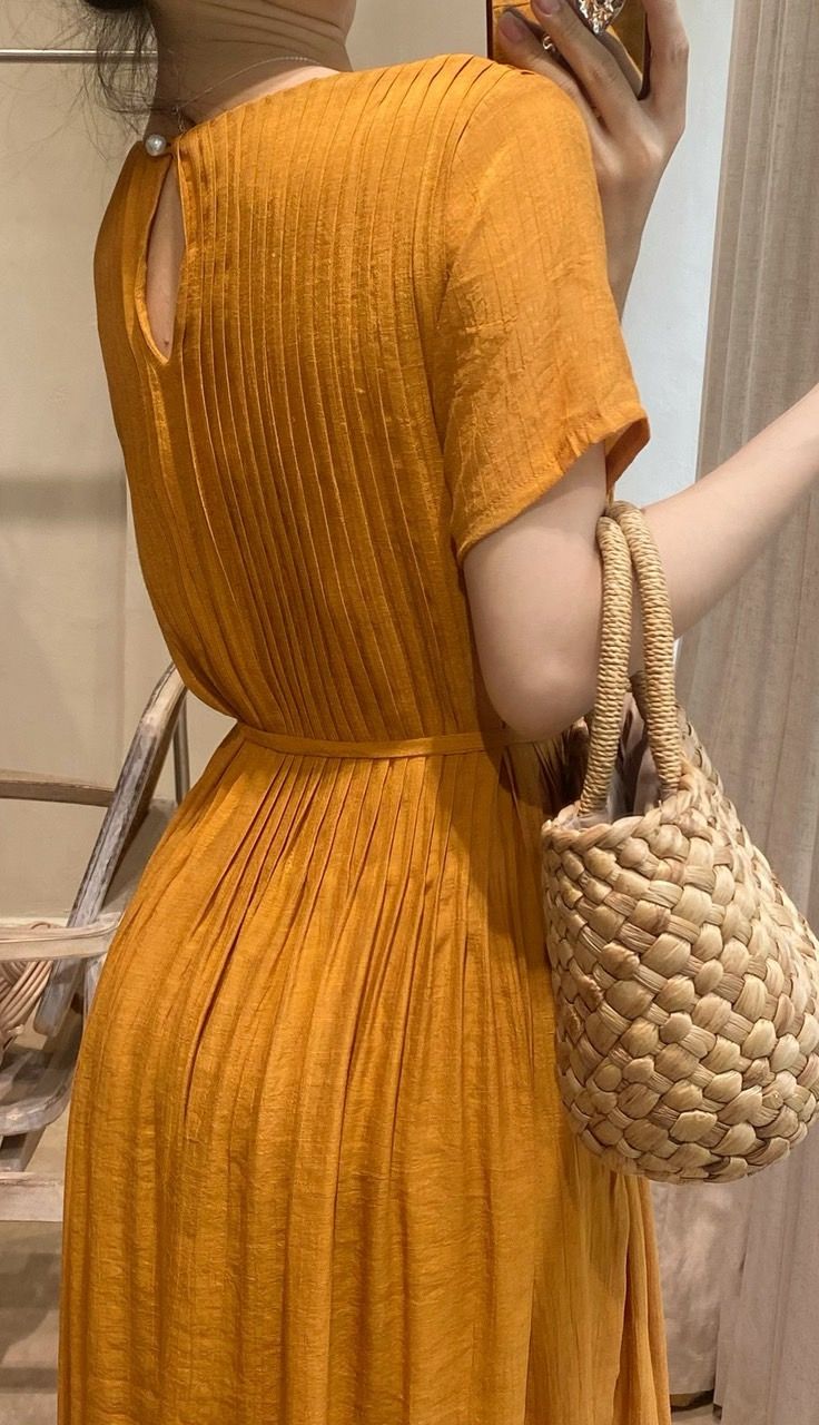 Hazel Dress - Đầm Tay Ngắn Xếp Li D743