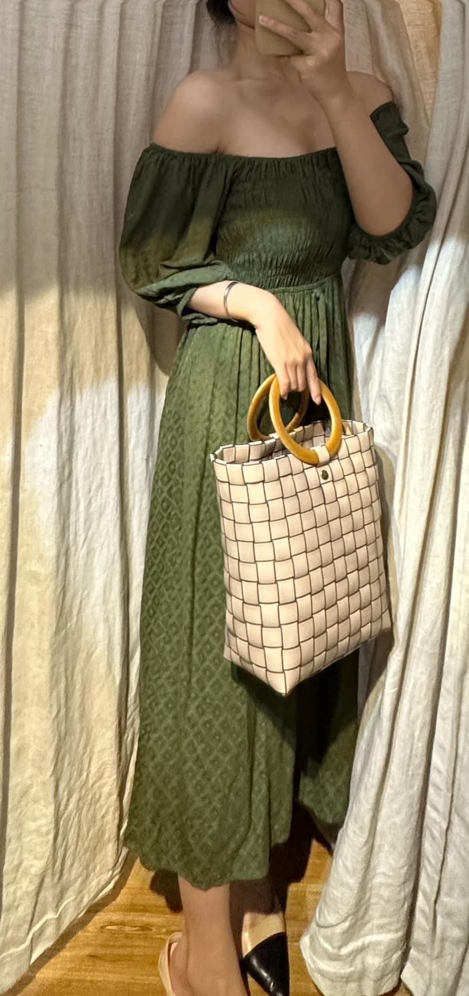 Maggie Dress - Đầm trễ vai bo chun thân trên D109