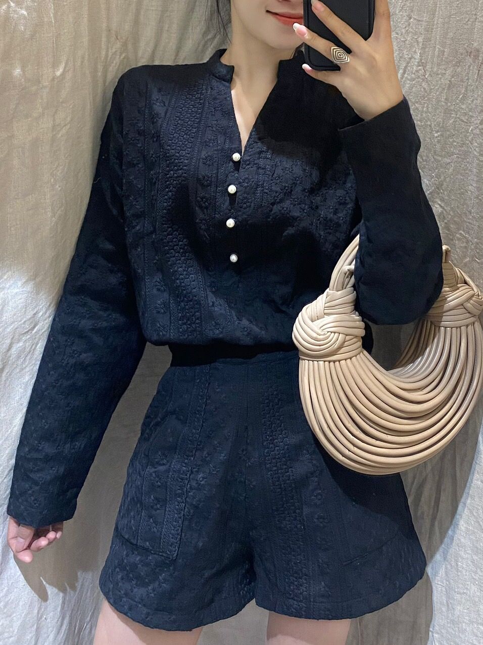 Lucie Set - Set Quần Và Áo Cổ V L01