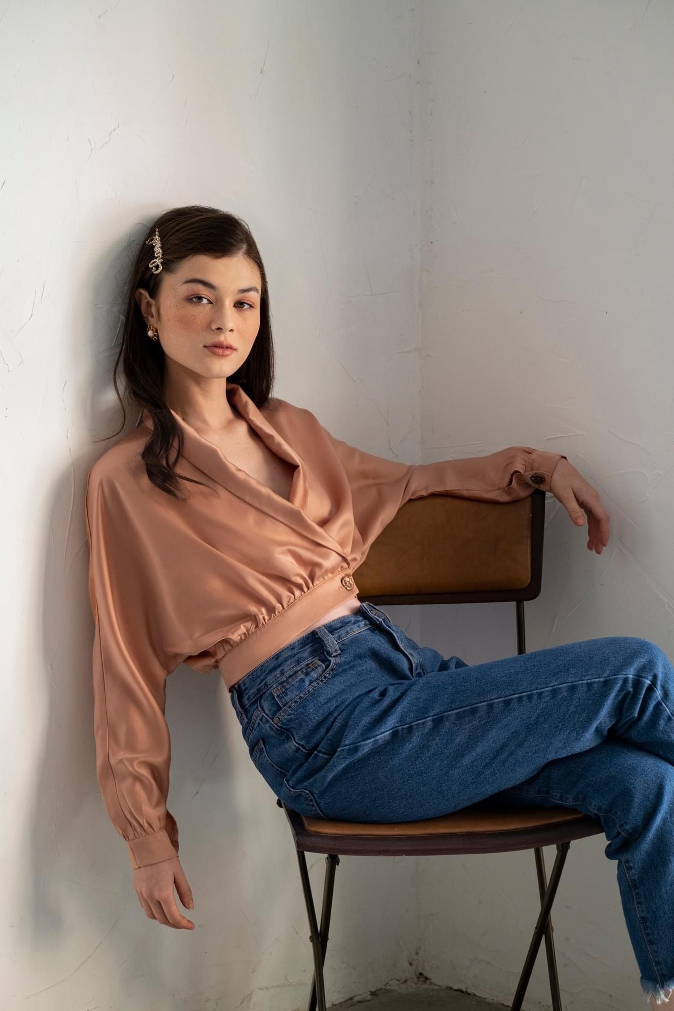 Erina Blouse - Áo tay dài đắp chéo đính nút A001