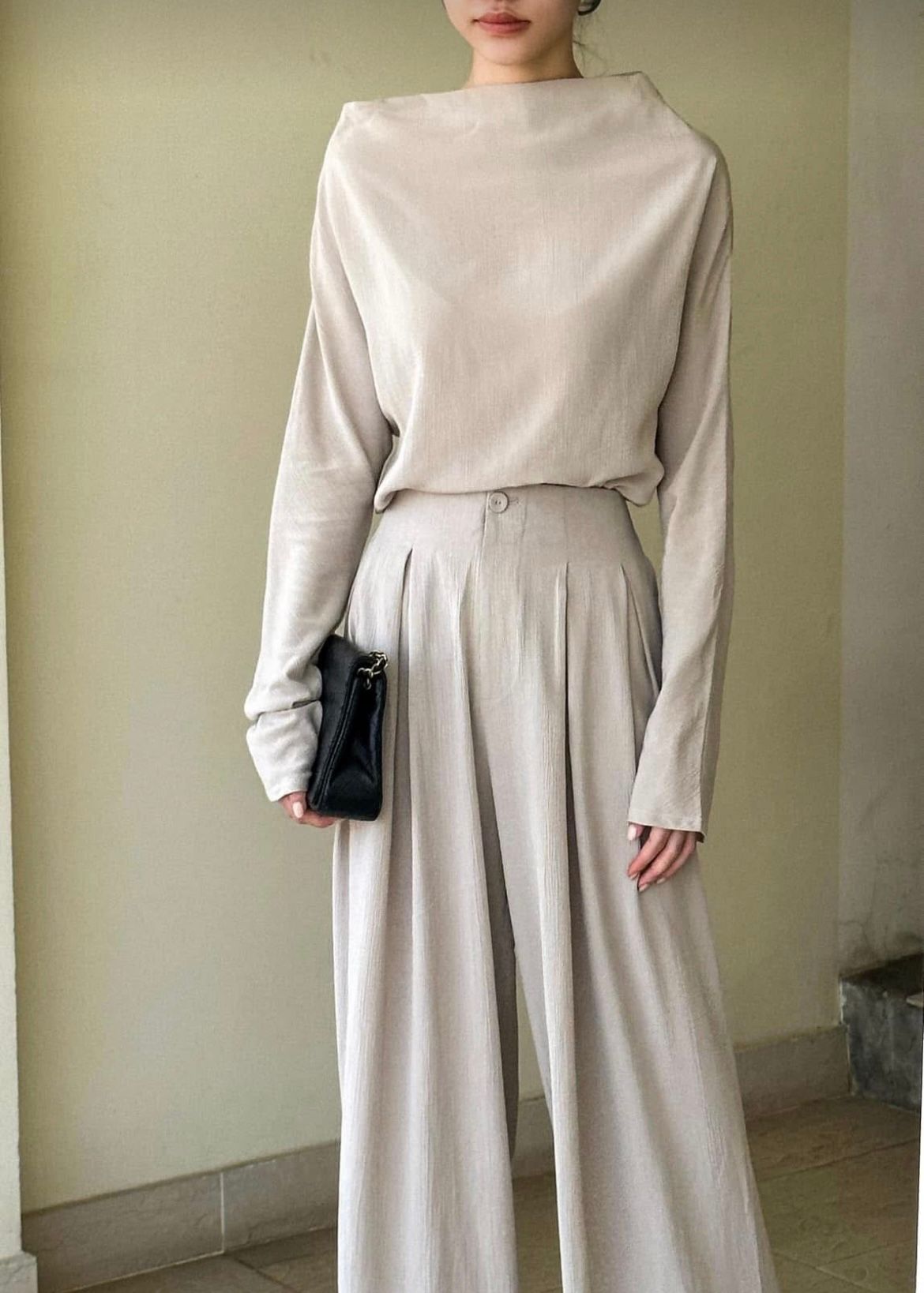Airy Top - Áo Cổ Thuyền Tay Dài D1009