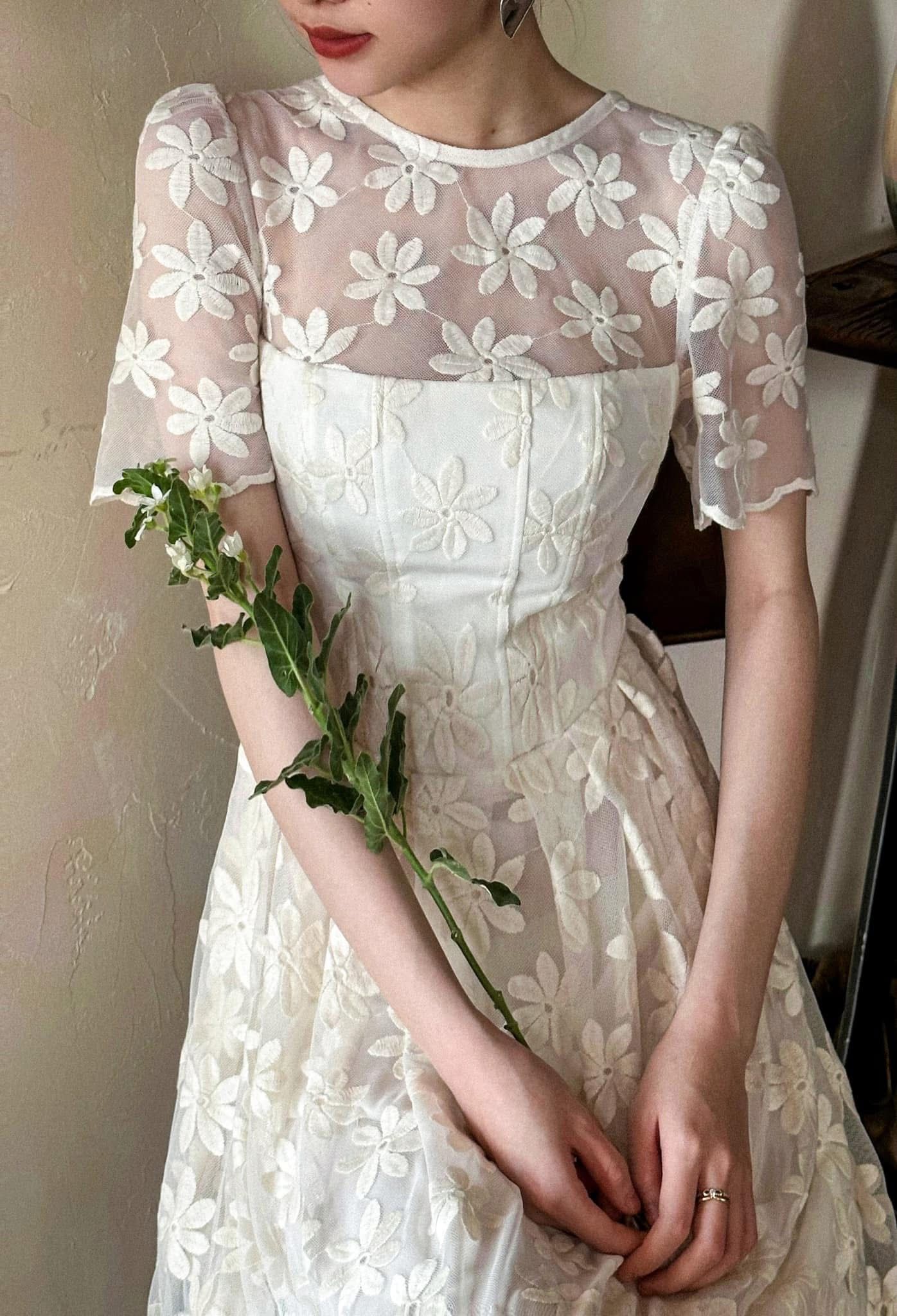 Belle Lace Dress - Đầm Corset Cổ Điển Tay Ngắn Q003