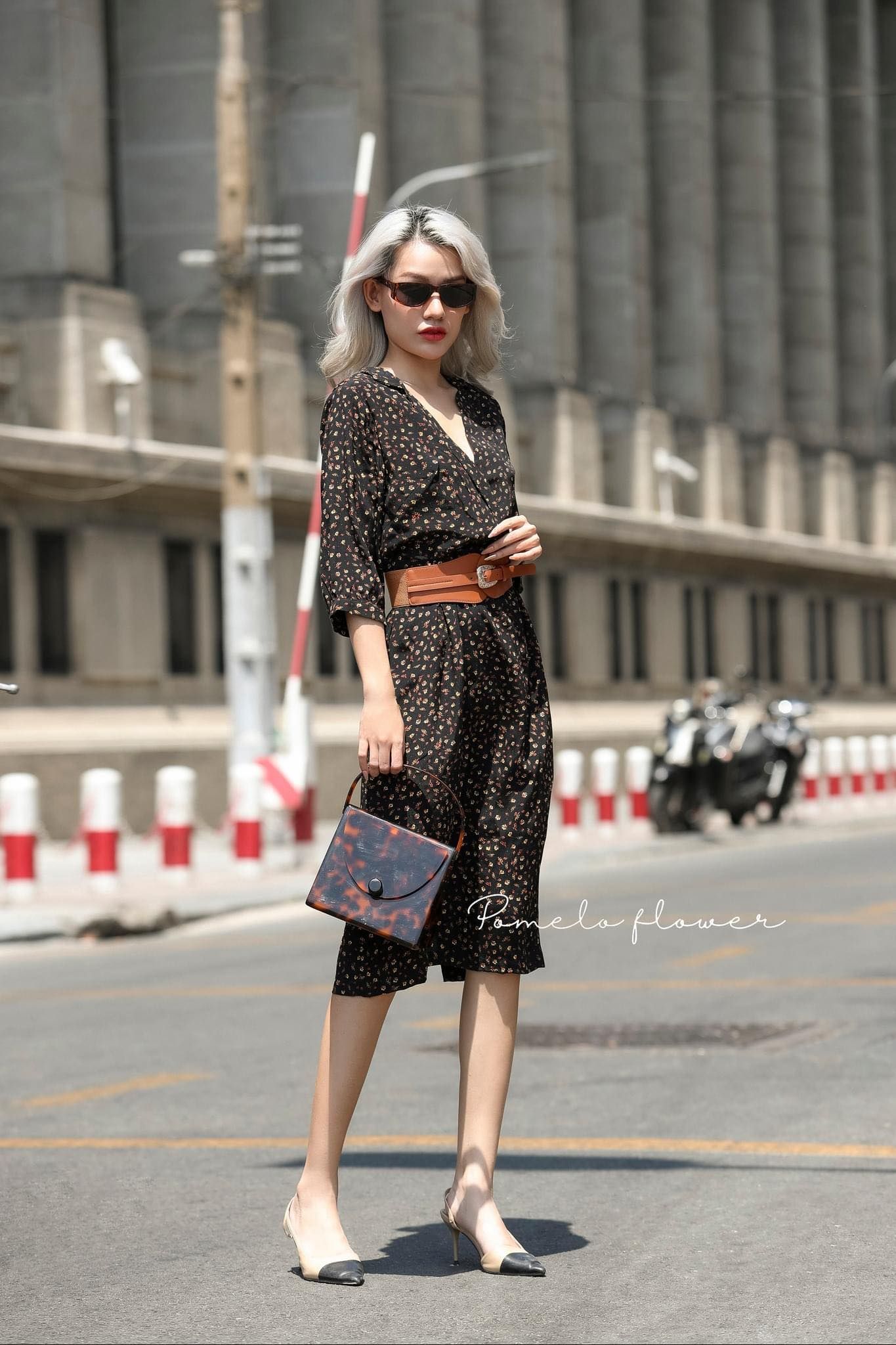 Đầm Tay Lửng Hoa Nhí Cổ V - V02