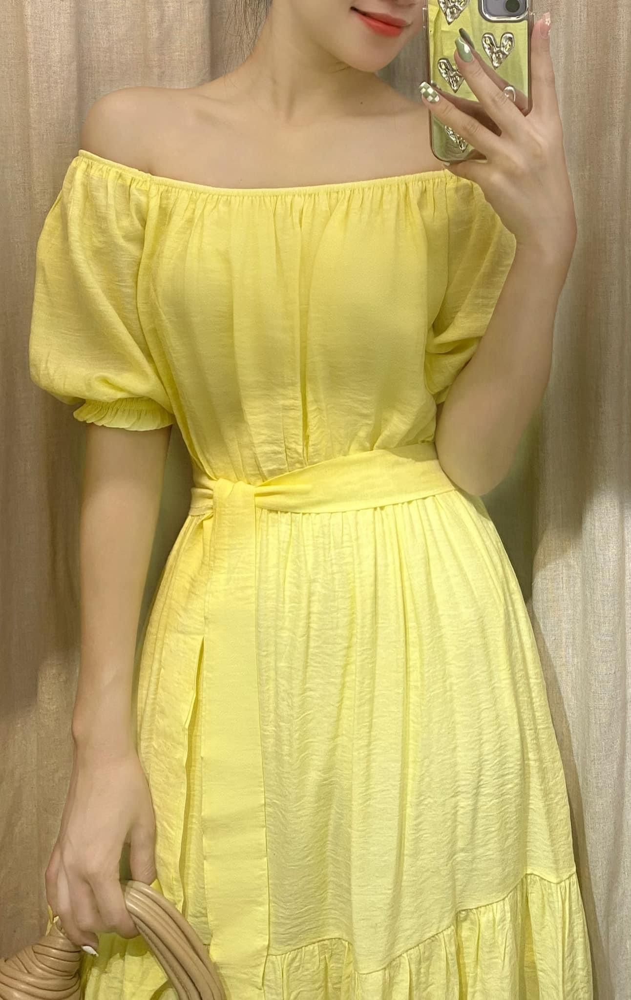 Krixi Dress - Đầm xô lụa trễ vai vàng D65