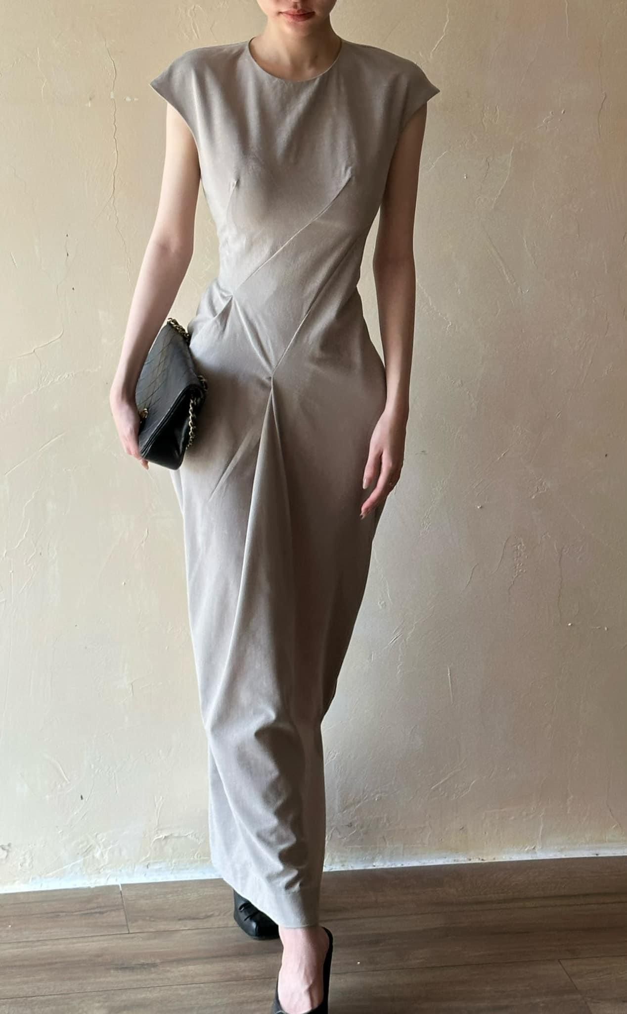 Ceré Dress - Đầm Cổ Tròn Tay Ngắn D1005