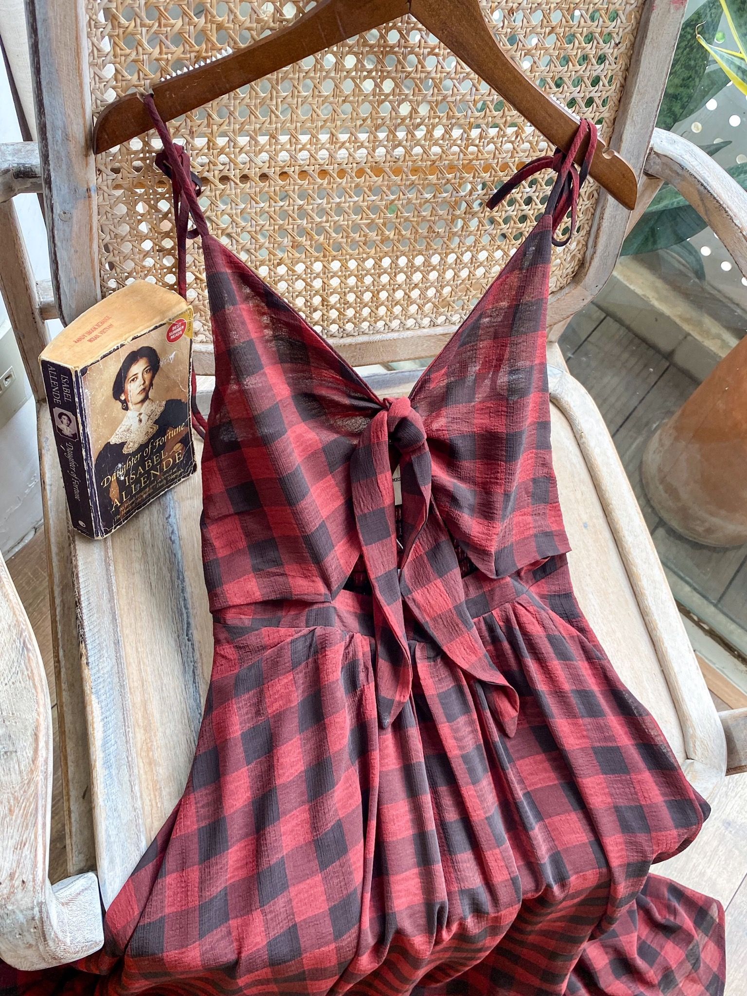 Ellie Dress - Đầm 2 dây cột nơ caro đỏ đen - LN0422.D02