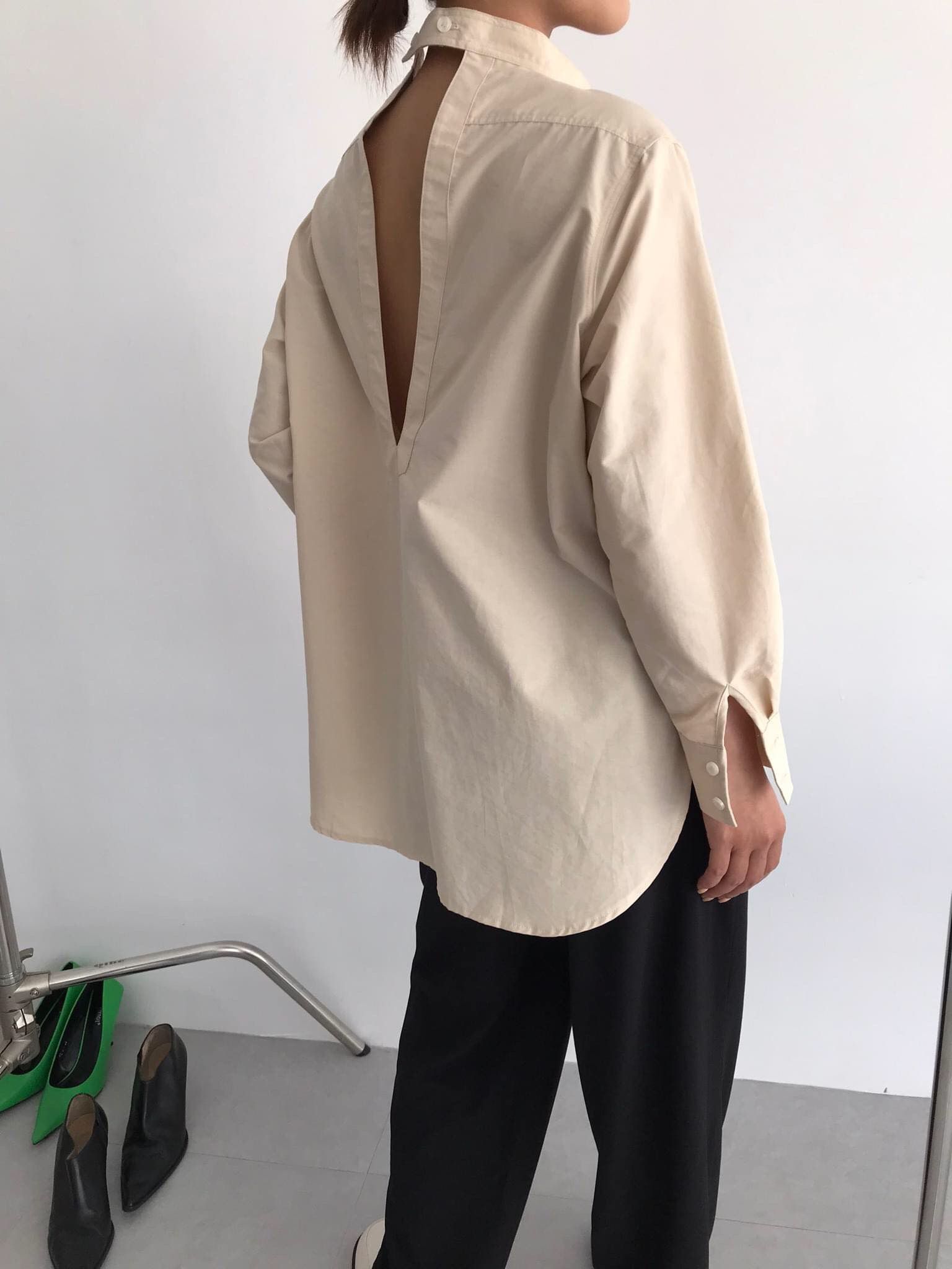 Kai Shirt - Áo Sơ Mi Khoét Lưng A007