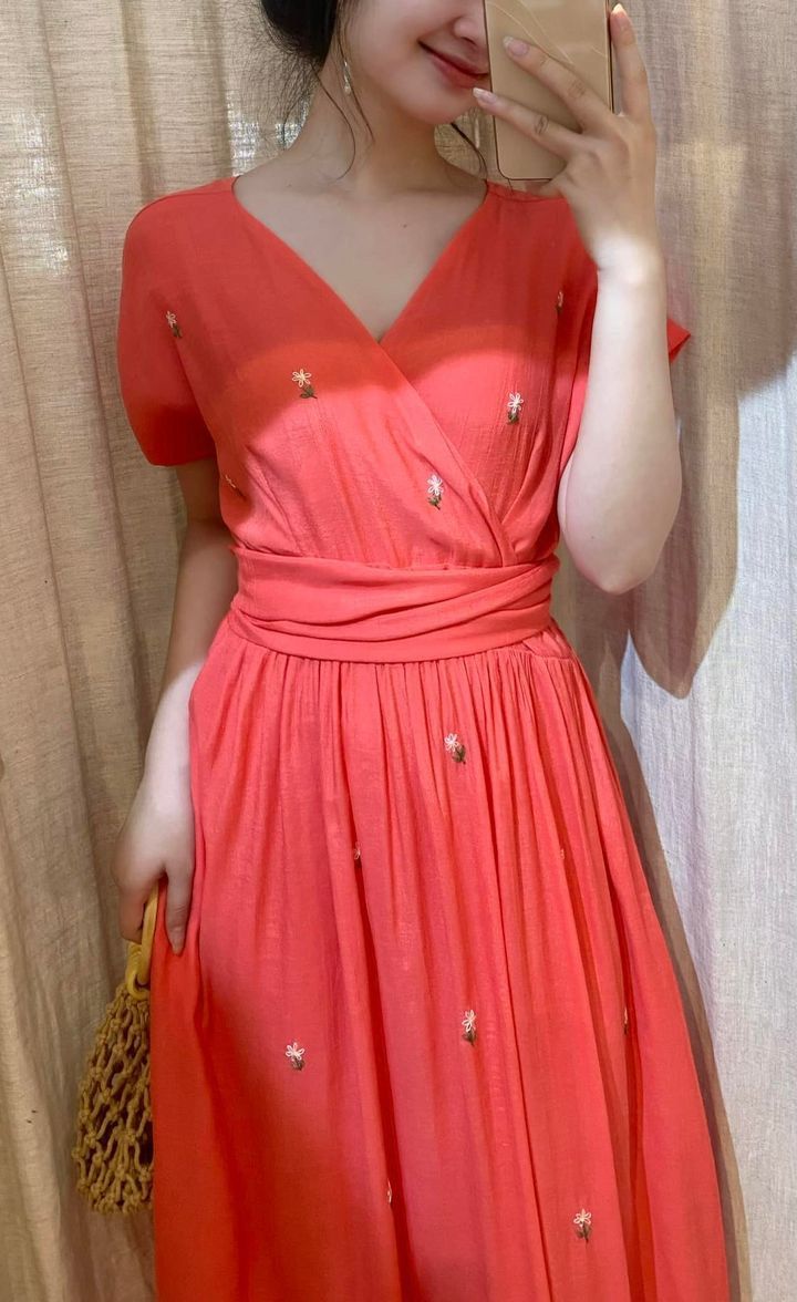 Hannah Dress - Đầm Cánh Dơi Thêu Nổi - E36