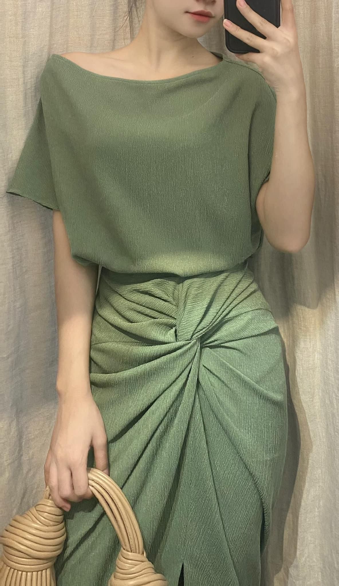 Mary Set - Set Áo Và Chân Váy Xoắn Eo L03