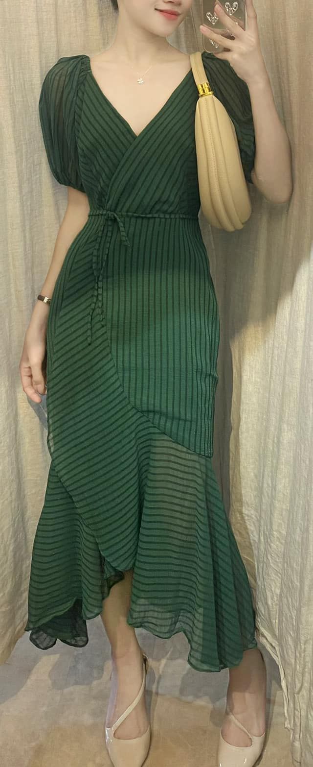 Ariel Dress - Đầm đuôi cá cổ V tay phồng - D669