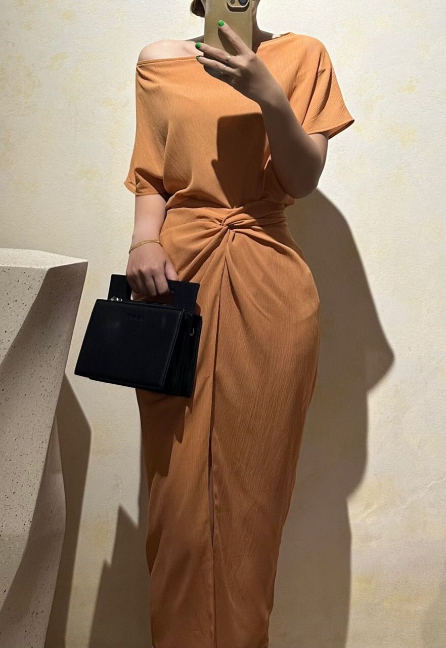 Mary Set - Set Áo Và Chân Váy Xoắn Eo L03