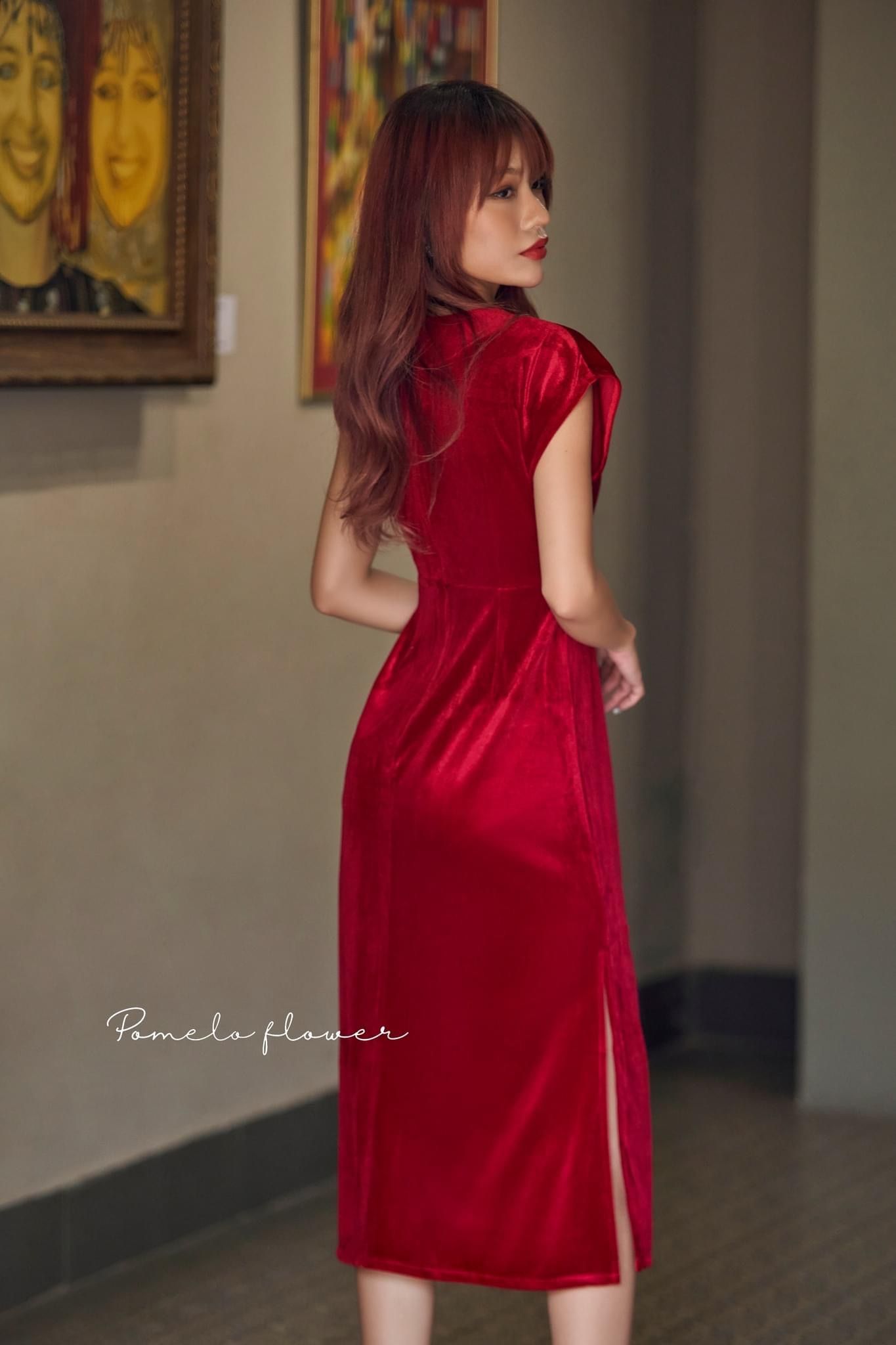 Della Dress - Đầm Nhung Xoắn Eo D909