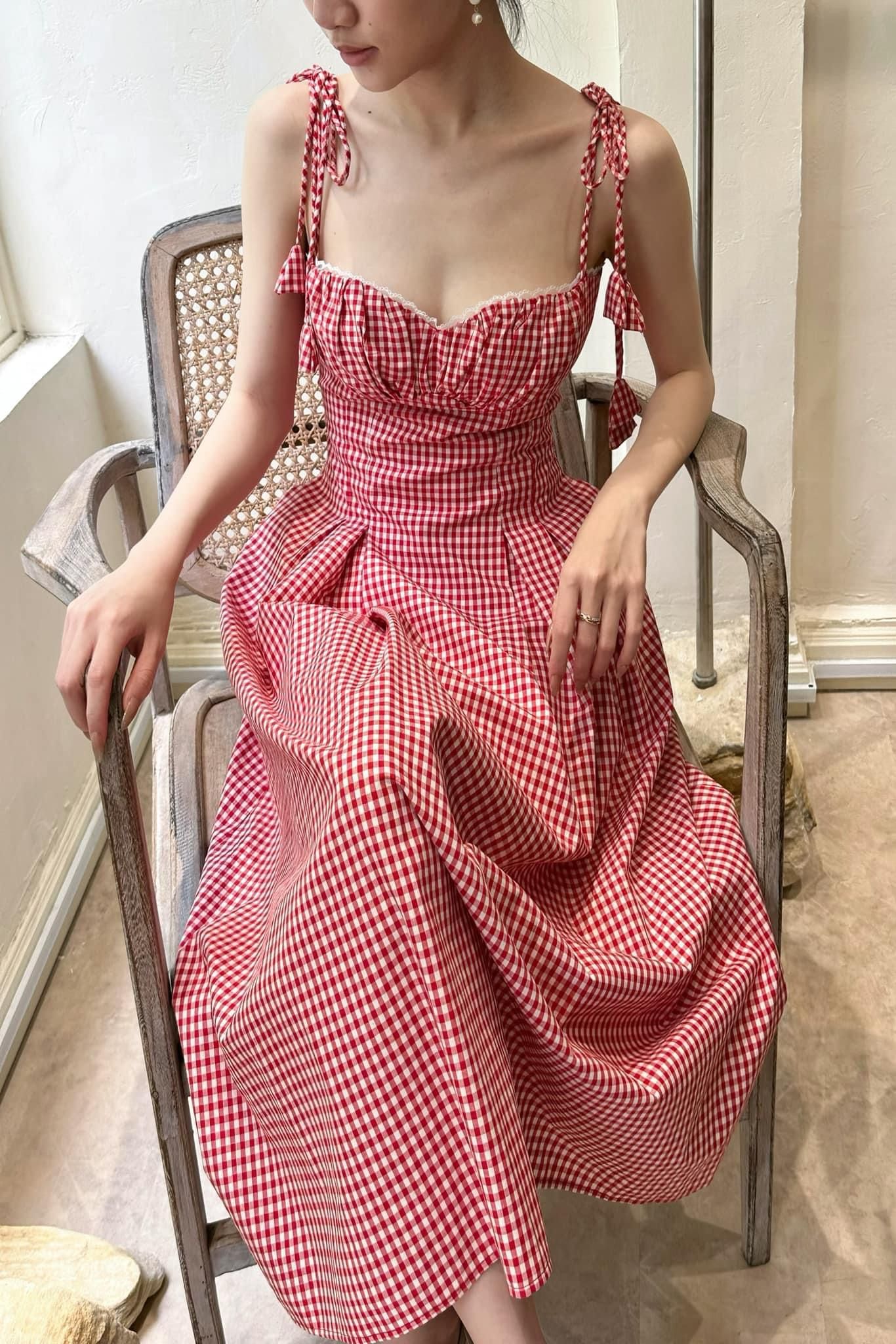 Leah Dress - Đầm 2 Dây Cúp Ngực V14