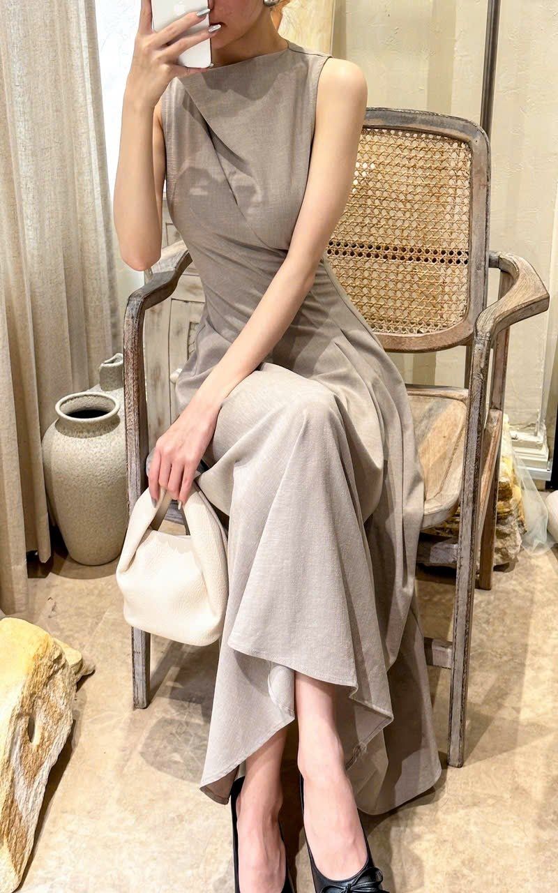 Lavish Dress - Đầm Cổ Đổ Không Tay D999