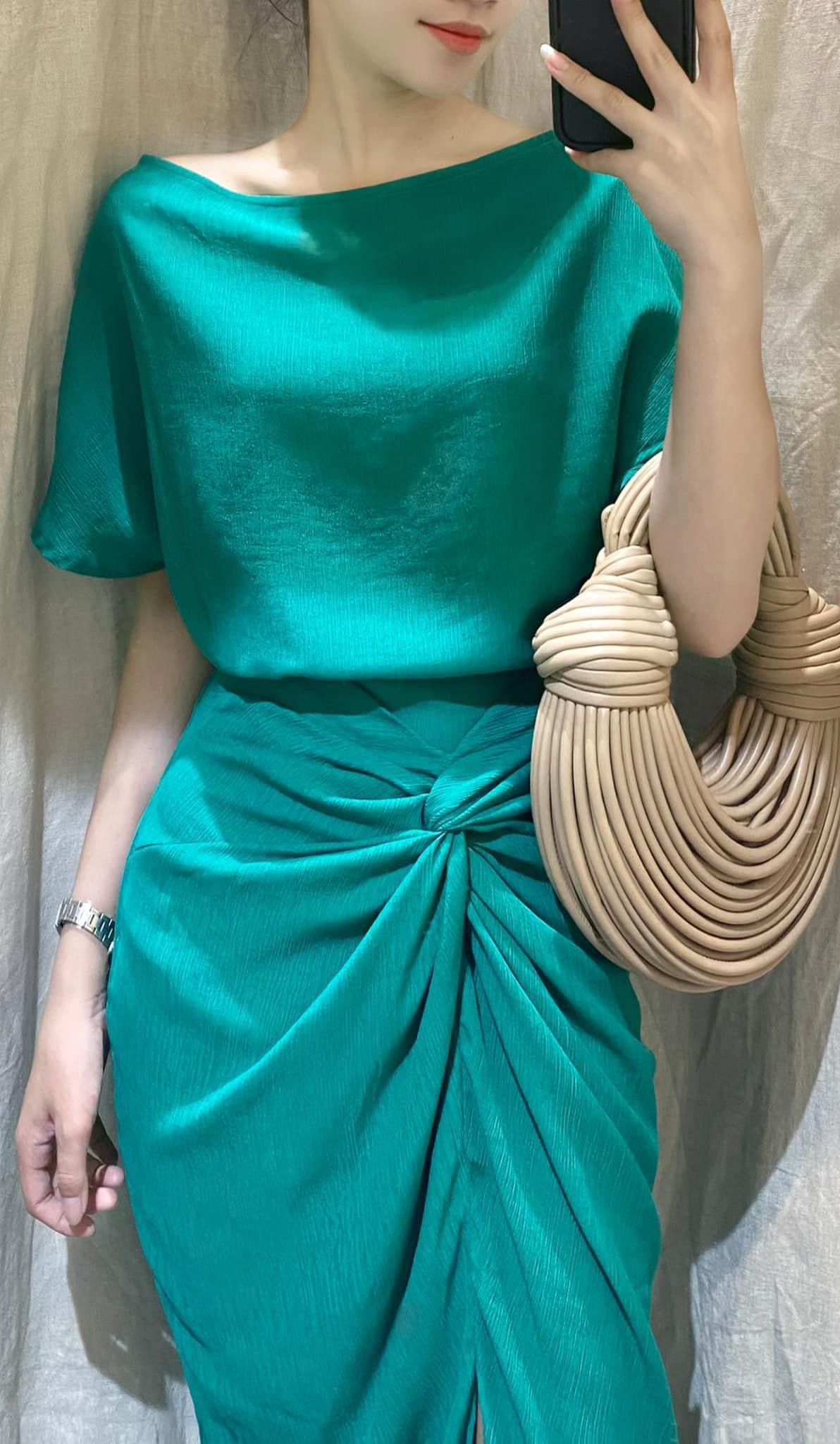 Mary Set - Set Áo Và Chân Váy Xoắn Eo L03