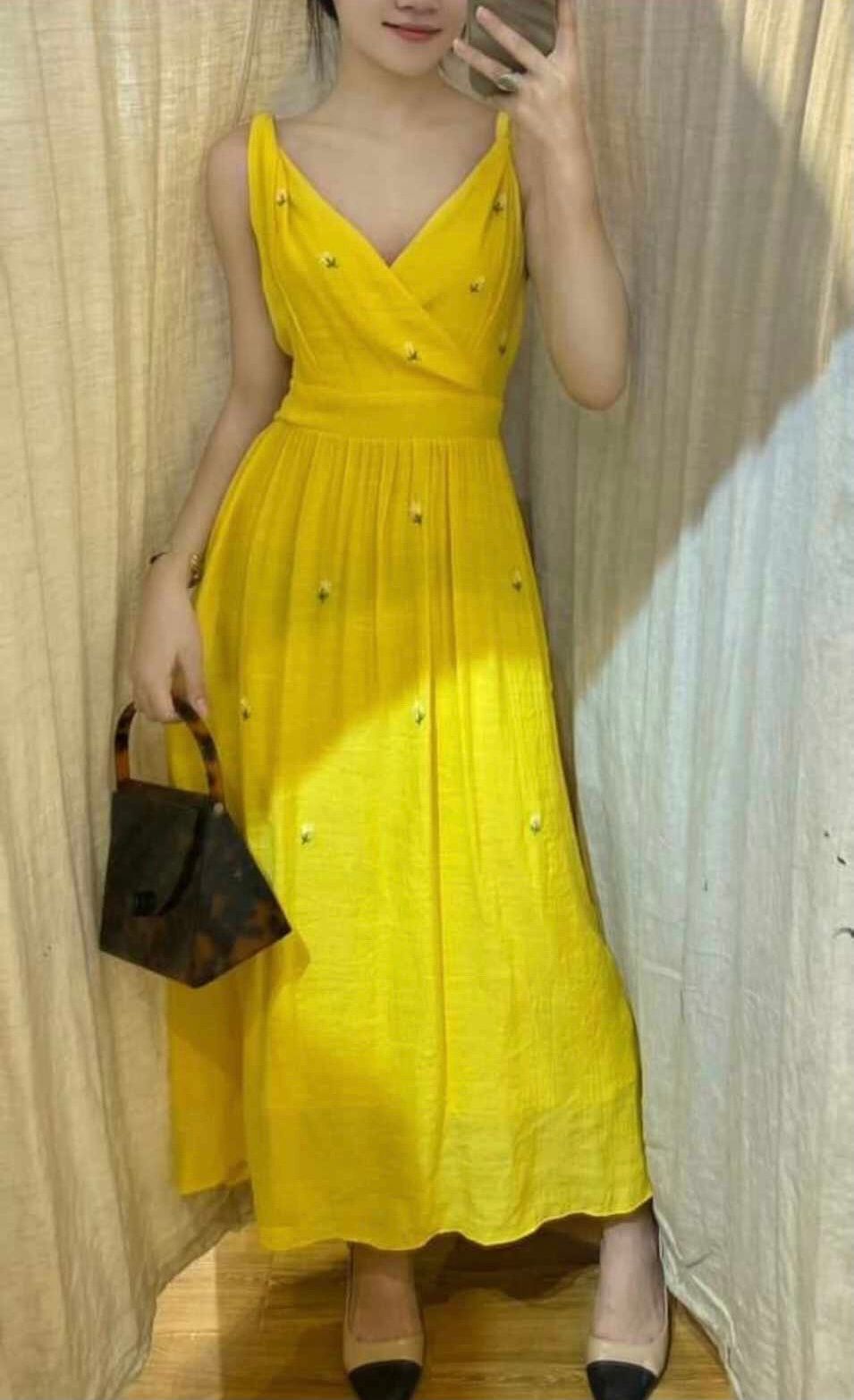 Nala Dress - Đầm Xoắn Vai Thêu Tay E29