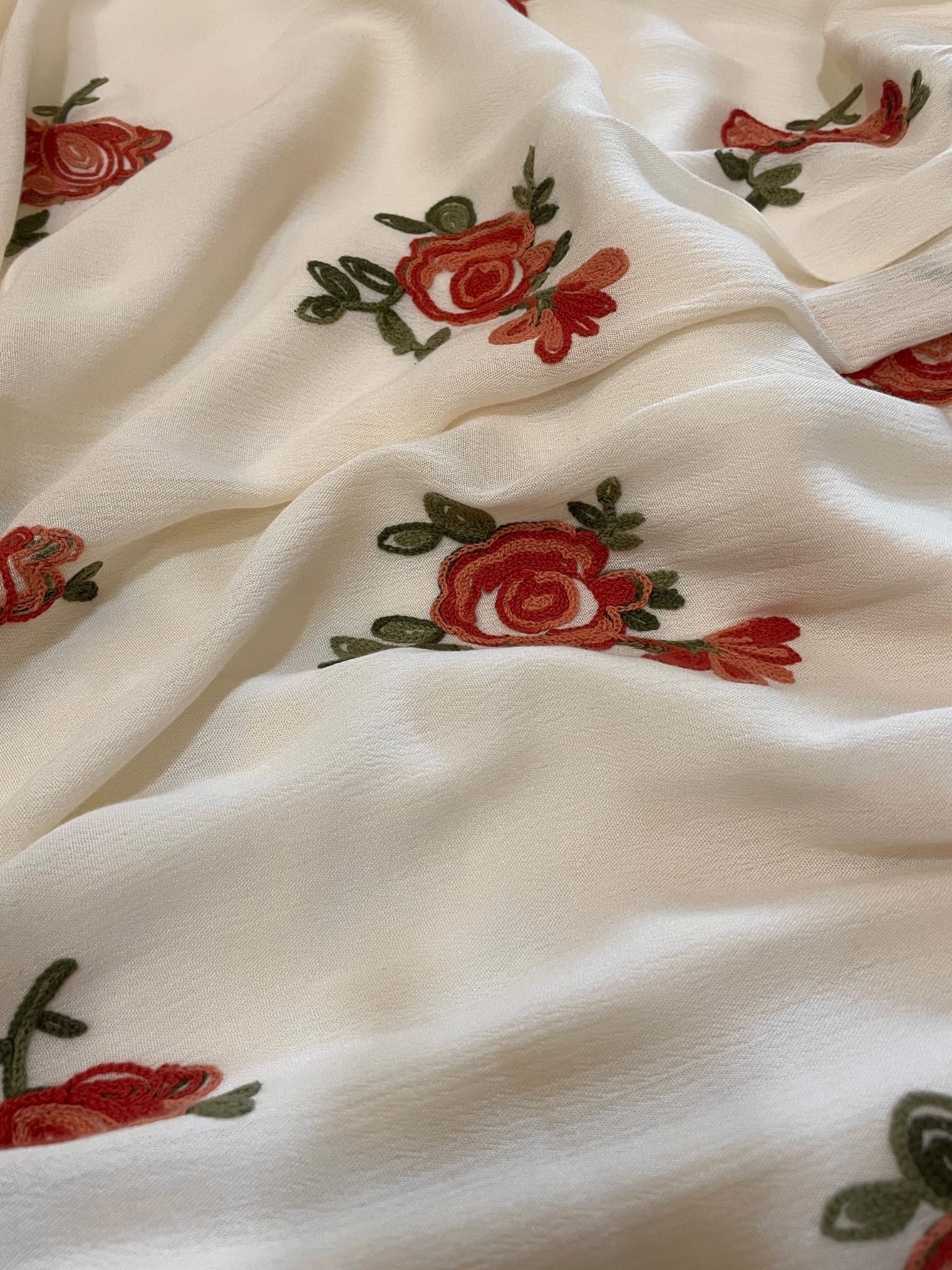 Florence Dress - Đầm thêu hoa hồng cổ vuông D964
