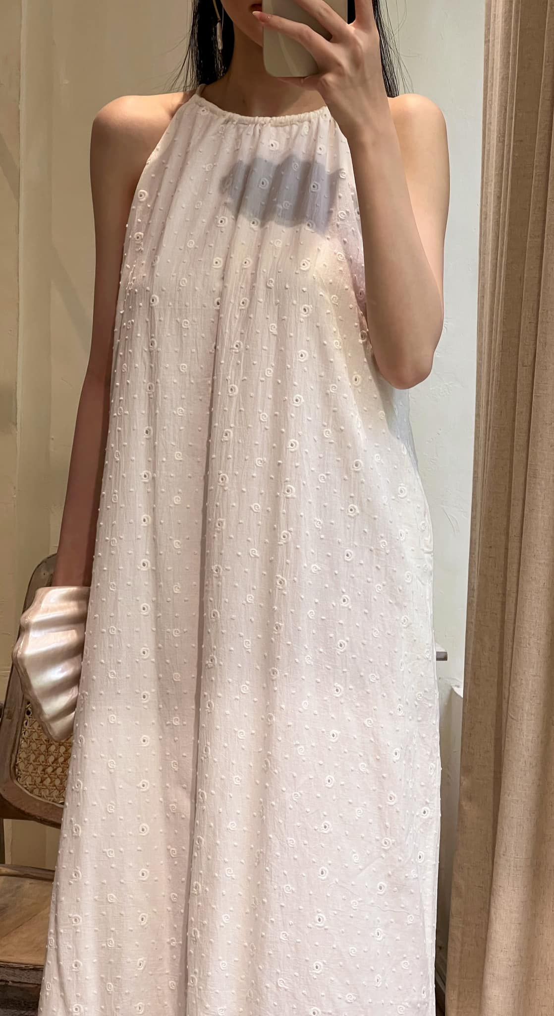 Đầm cổ yếm - Trắng D703