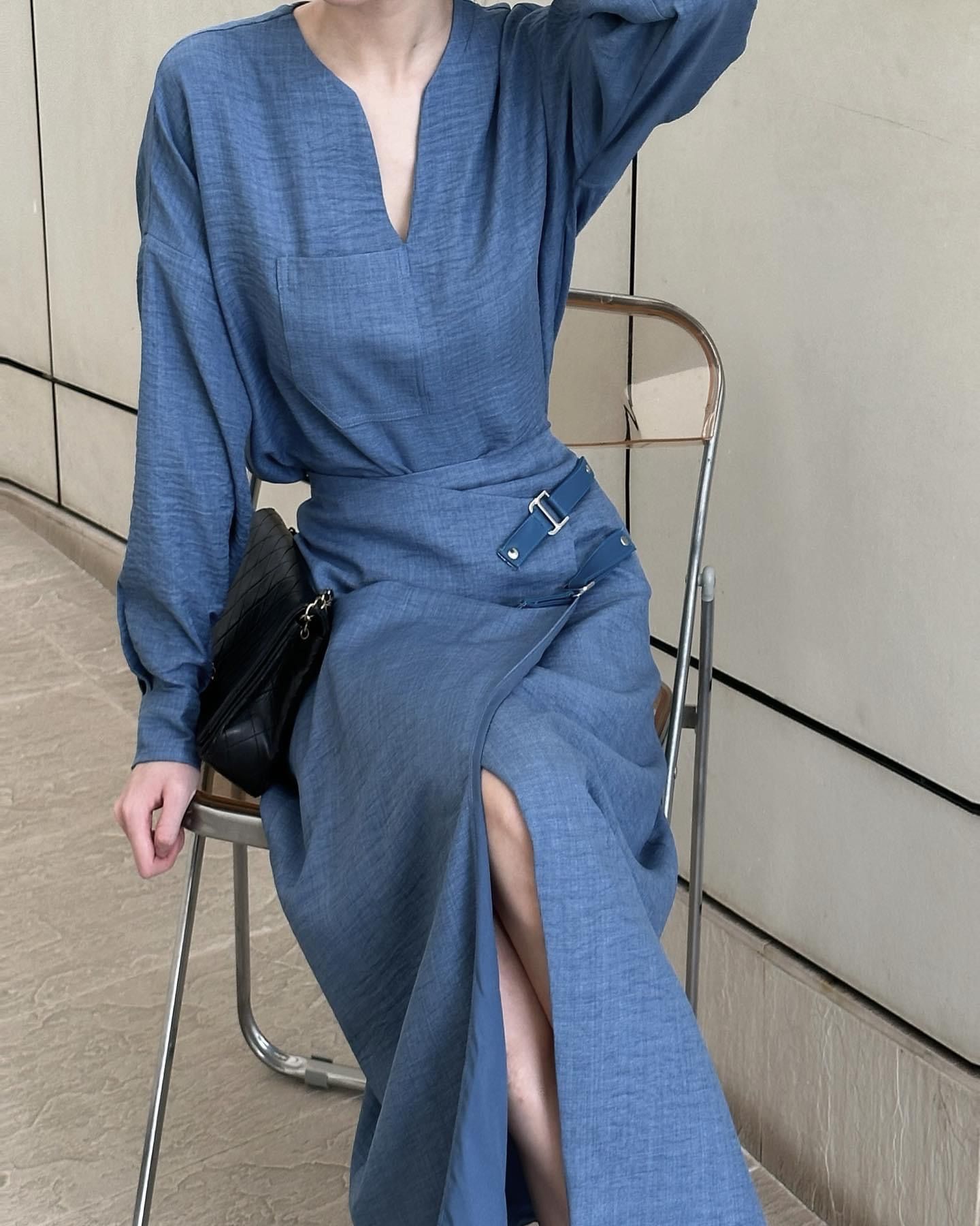 Heidi Set - Áo Cổ V Và Chân Váy Vạt Chéo S06