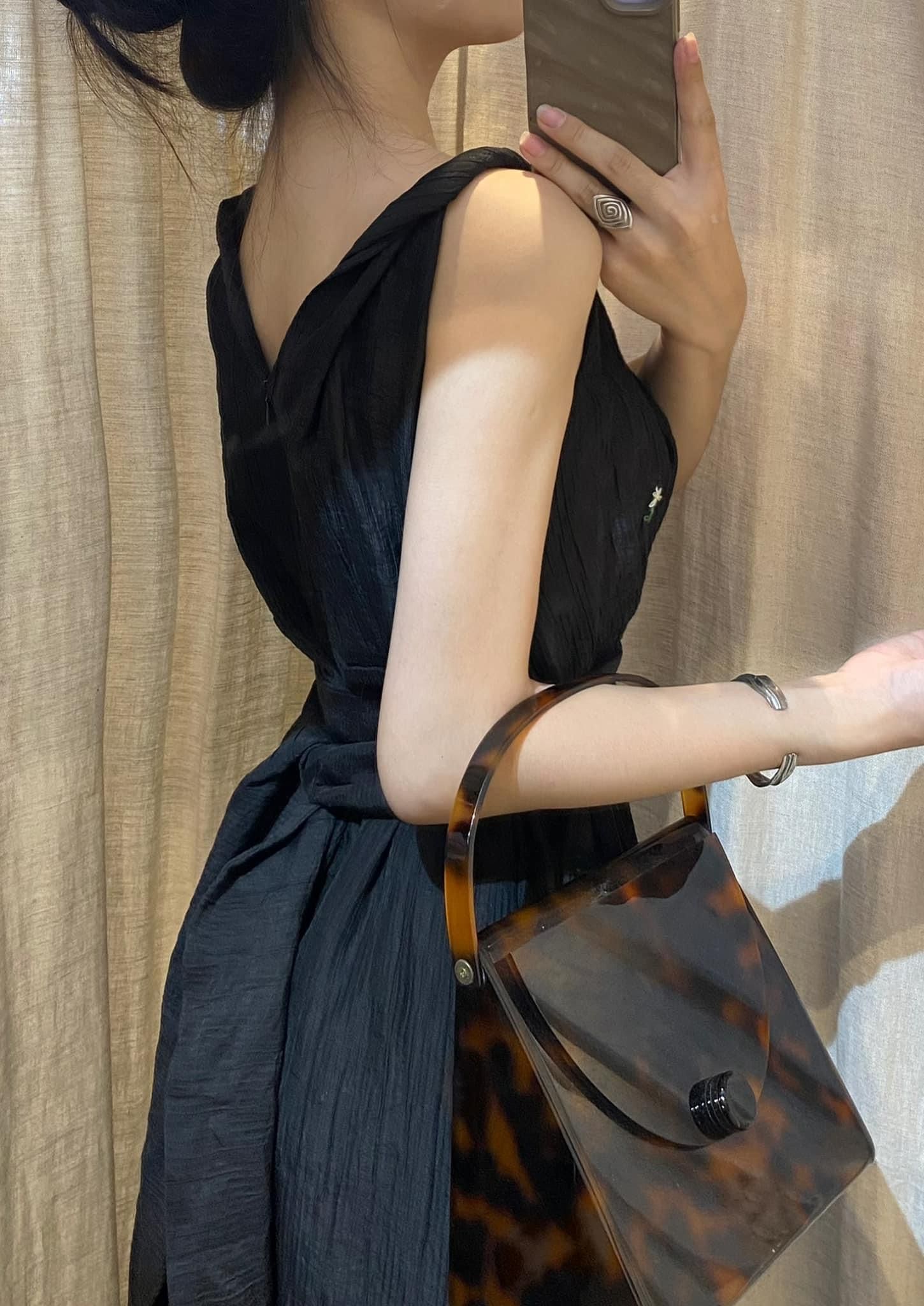 Nala Dress - Đầm Xoắn Vai Thêu Tay E29