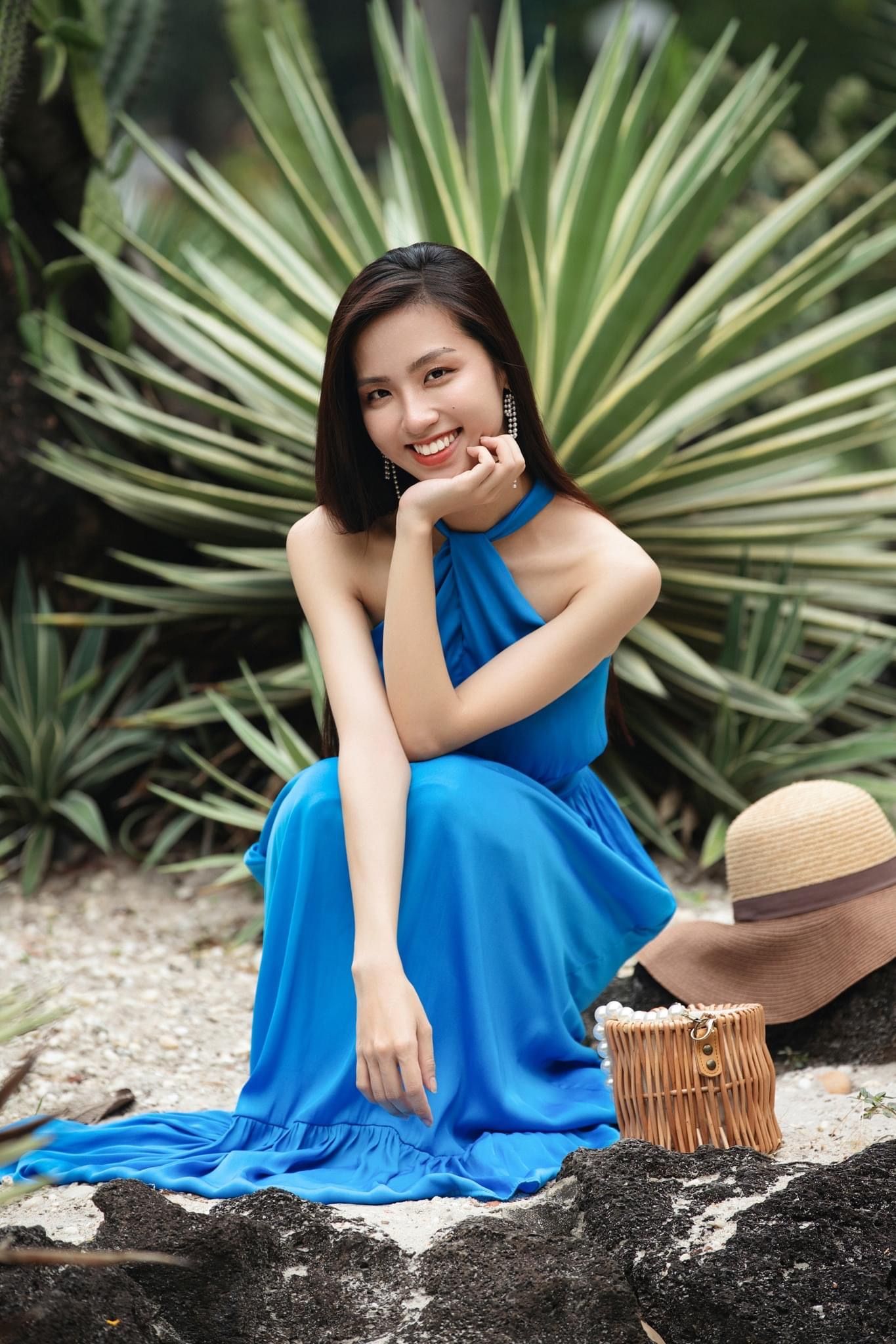 Scarlette Dress - Đầm cổ yếm cột chéo LA34