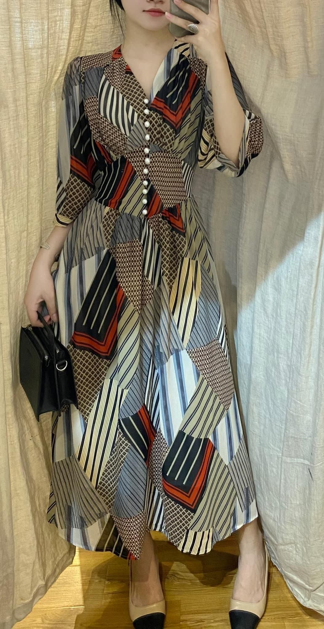 Melina Dress - Đầm voan in hoa có cúc - D01