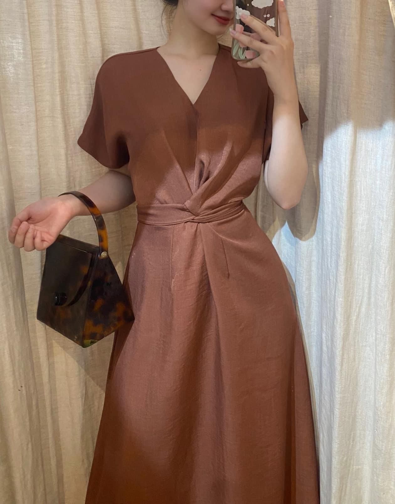 Macy Dress - Đầm Cổ V Nhấn Eo E49