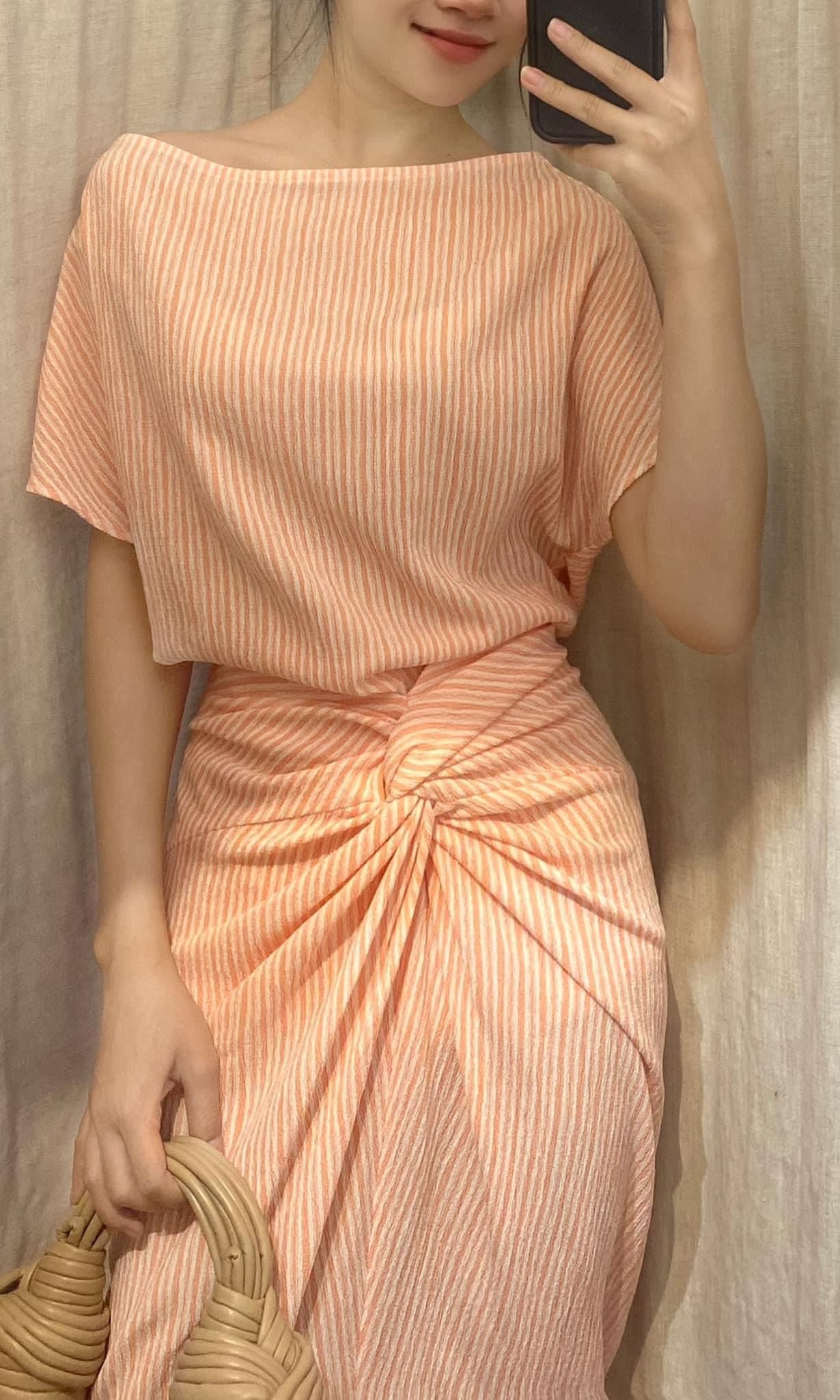 Mary Set - Set Áo Và Chân Váy Xoắn Eo L03