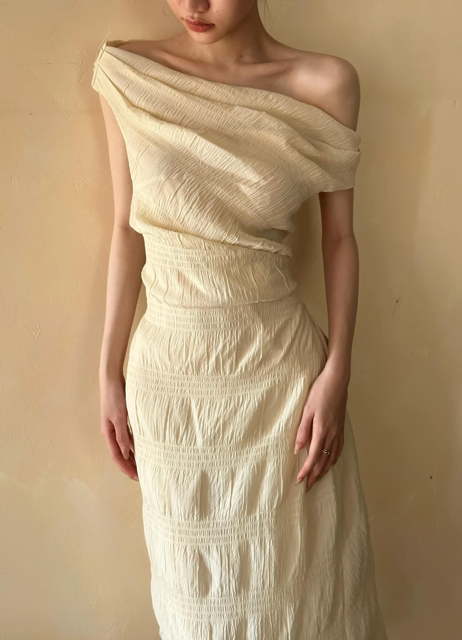 Dilys Dress - Đầm Trễ Vai Sóng Eo DR2123