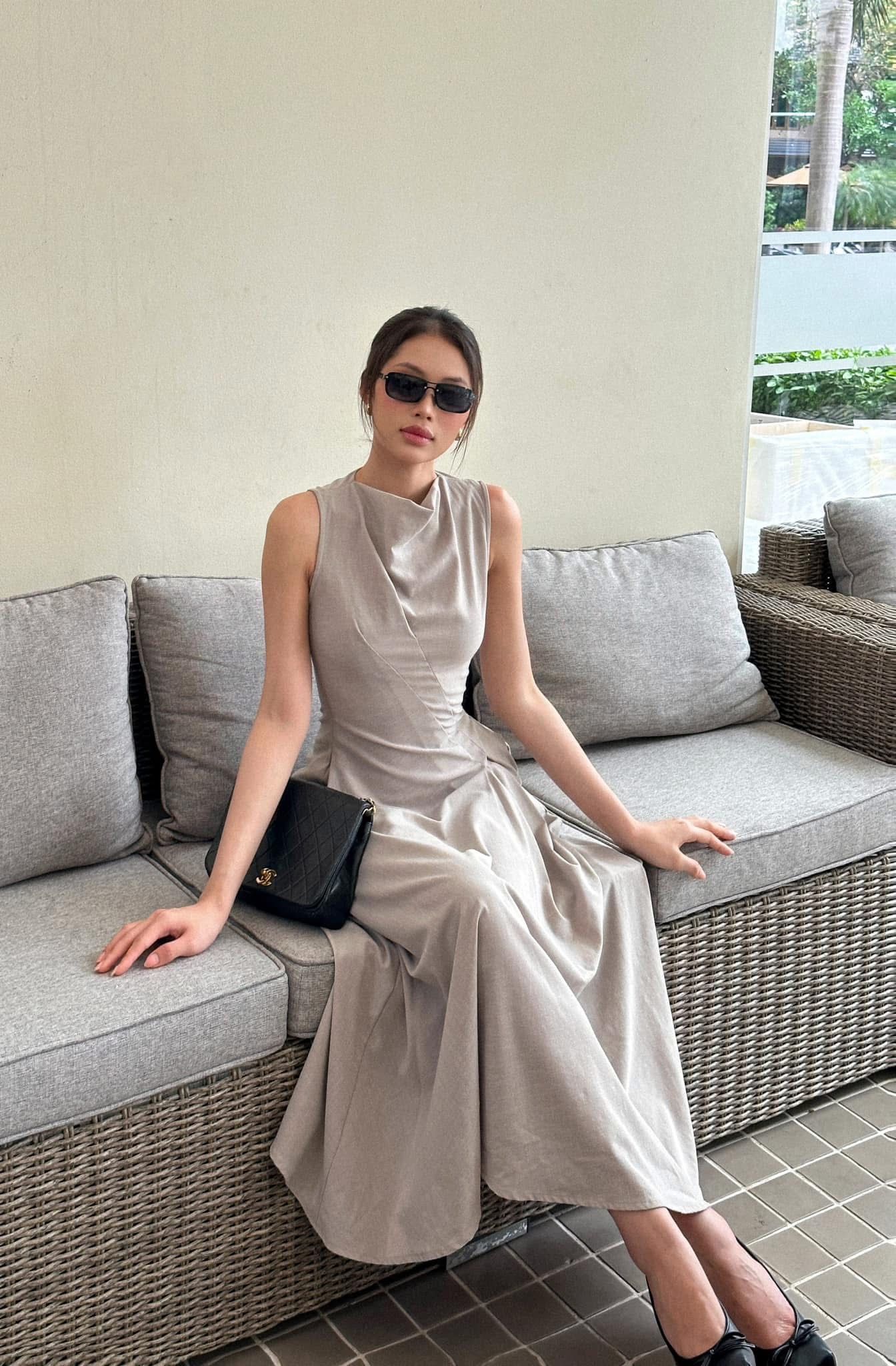 Lavish Dress - Đầm Cổ Đổ Không Tay D999