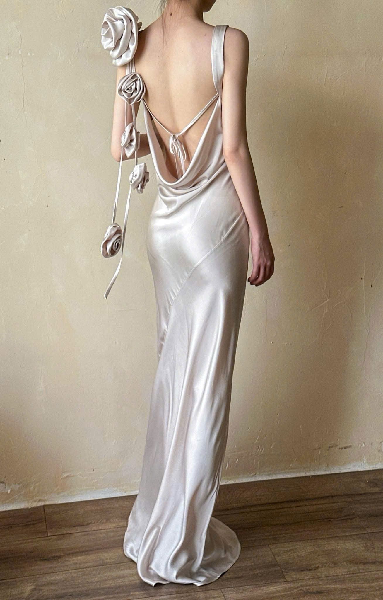 Lassy Dress - Đầm Lụa Thiết Kế Dáng Dài D0141