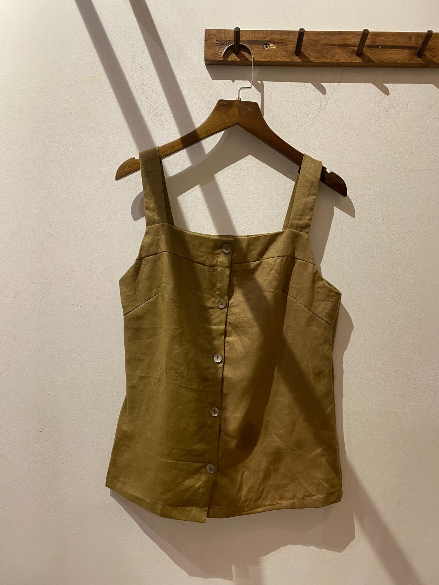 Áo linen 2 dây hàng cúc giữa A115 A116