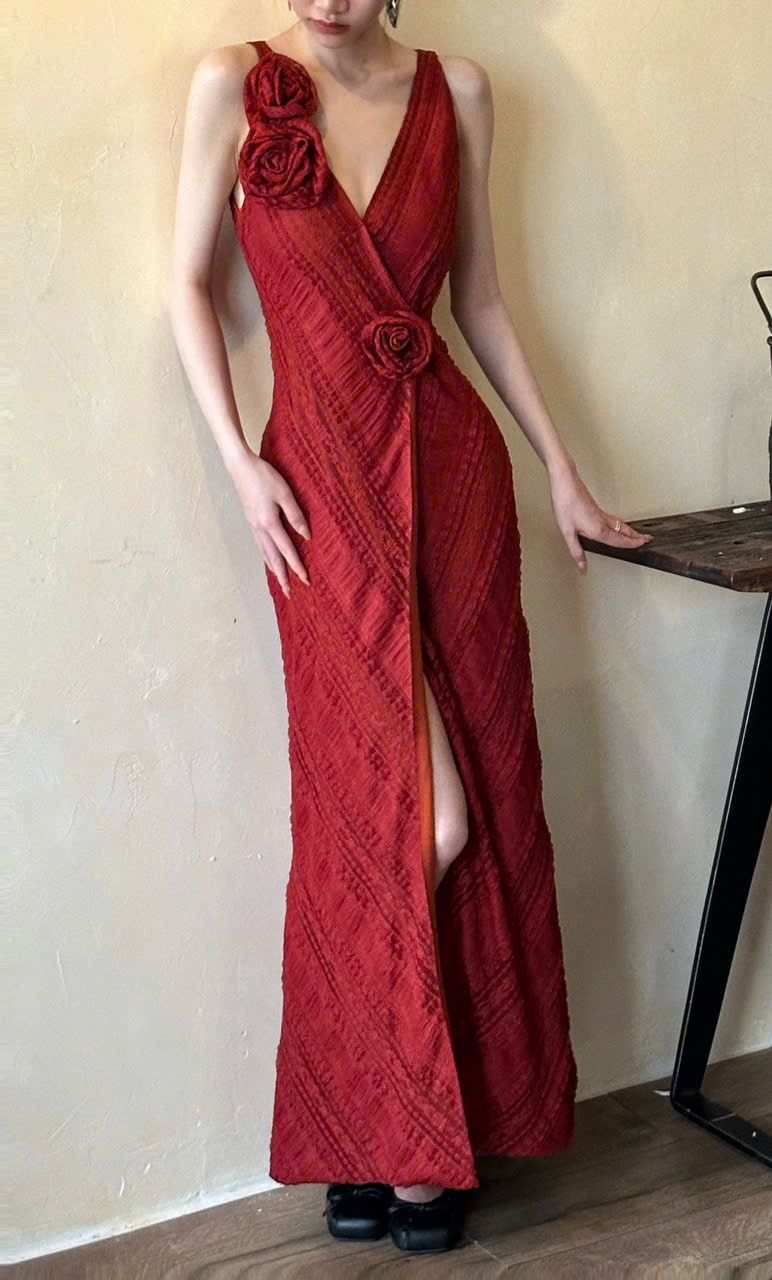 Dela Lace Dress - Đầm Cổ V Xẻ Tà V31