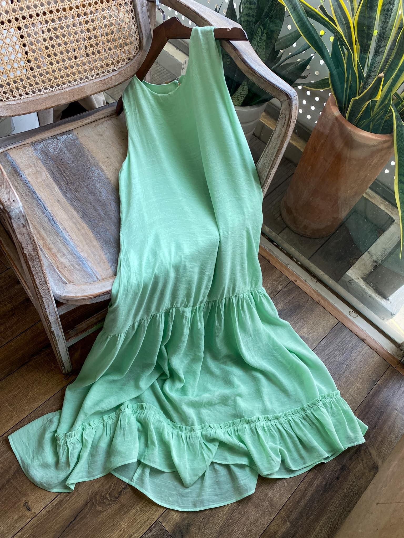 Ana Dress - Đầm xô lụa sát nách xanh lá D46