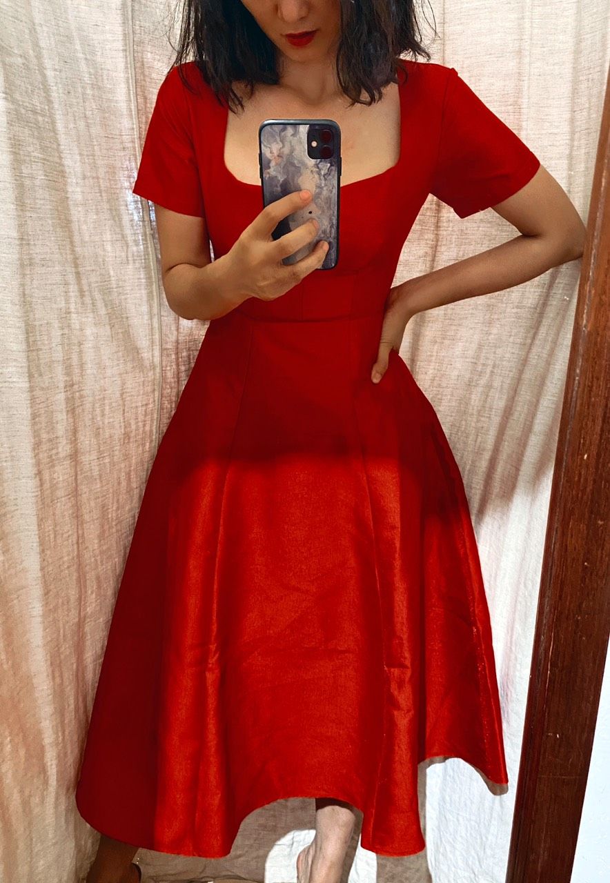 Saylor Dress - Váy tafta cổ V tay ngắn D97