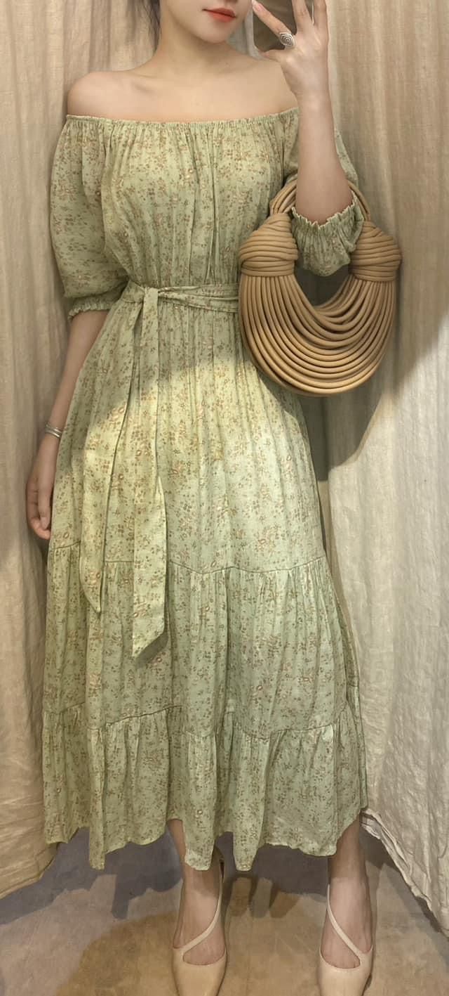 Kylie Dress - Đầm trễ vai xô lụa nền xanh bông nâu - D616