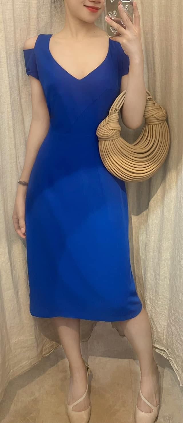 Đầm Công Sở Khoét Vai V16