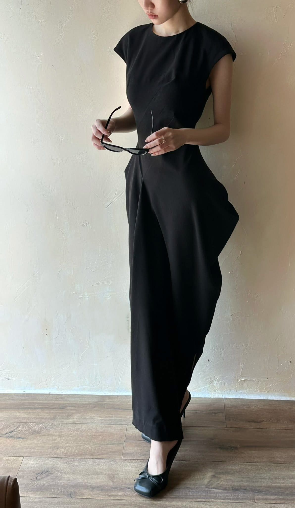 Ceré Dress - Đầm Cổ Tròn Tay Ngắn D1005