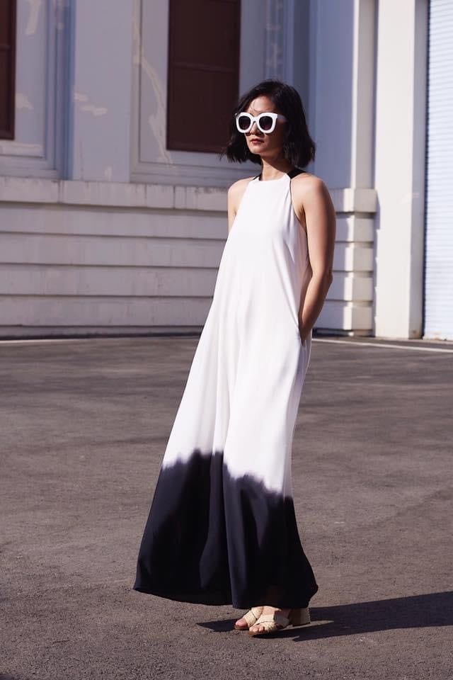 Feather Dress - Đầm Maxi Cổ Yếm Chuyển Màu D934