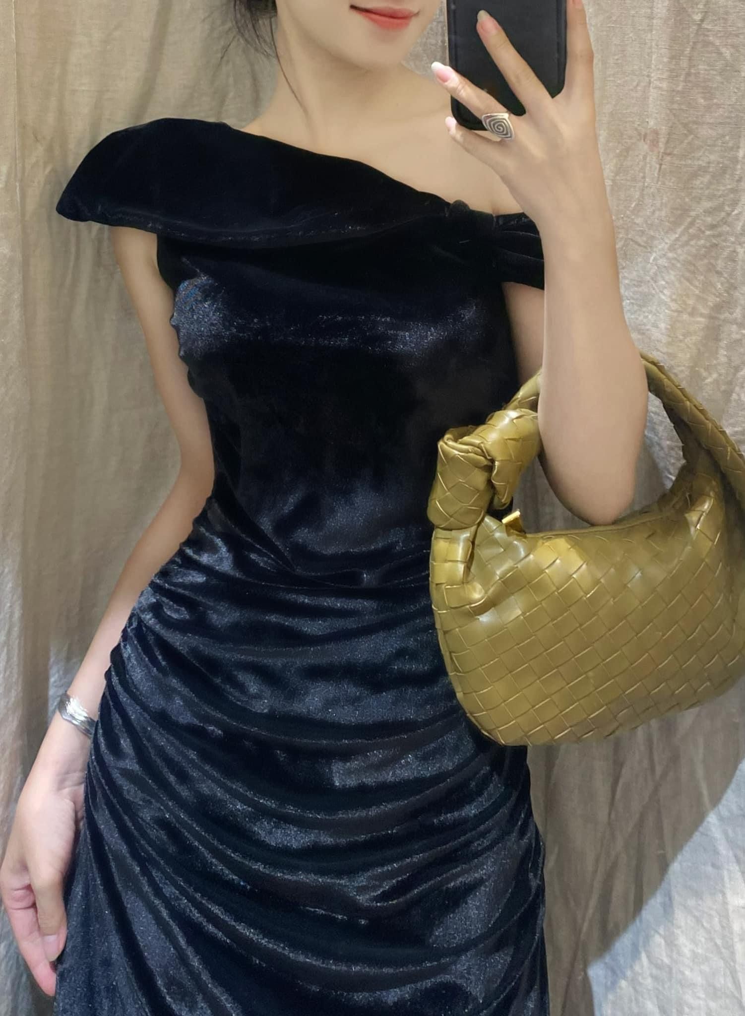 Vanessa Dress - Đầm nhung mềm nơ lệch vai D89