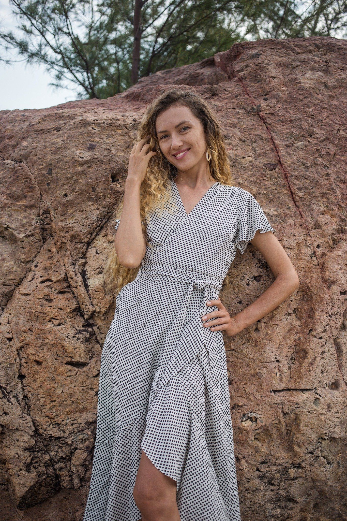 Sasha Dress - Đầm chấm bi cổ V, tay bèo, giả đắp vạt D016