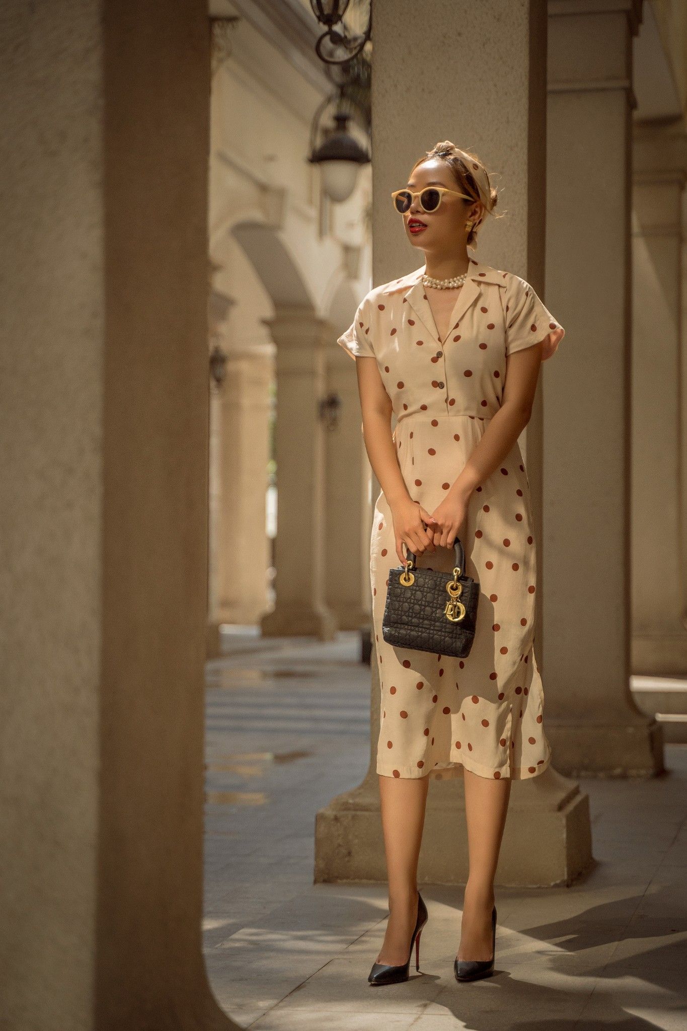 Selah Dress - Đầm chấm bi cổ vest - nền kem bi nâu D242