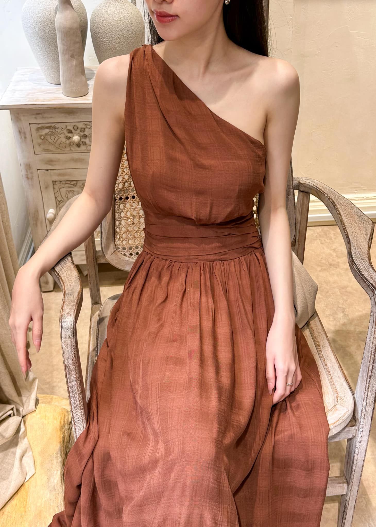 Lalyn Dress - Đầm Lệch Vai Nhấn Eo L31