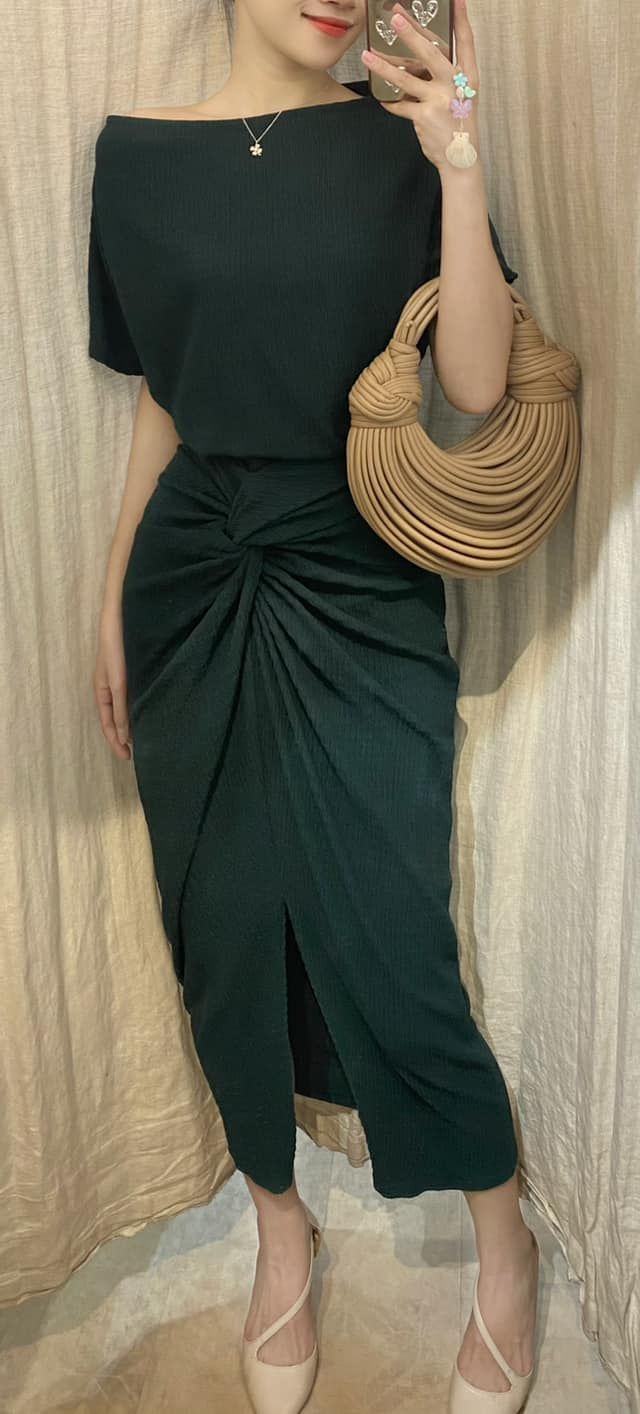Mary Set - Set Áo Và Chân Váy Xoắn Eo L03