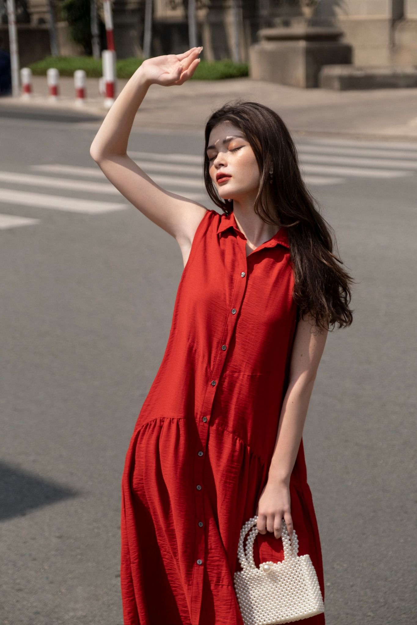 Dress - Đầm đỏ sát nách có cổ hàng cúc D040