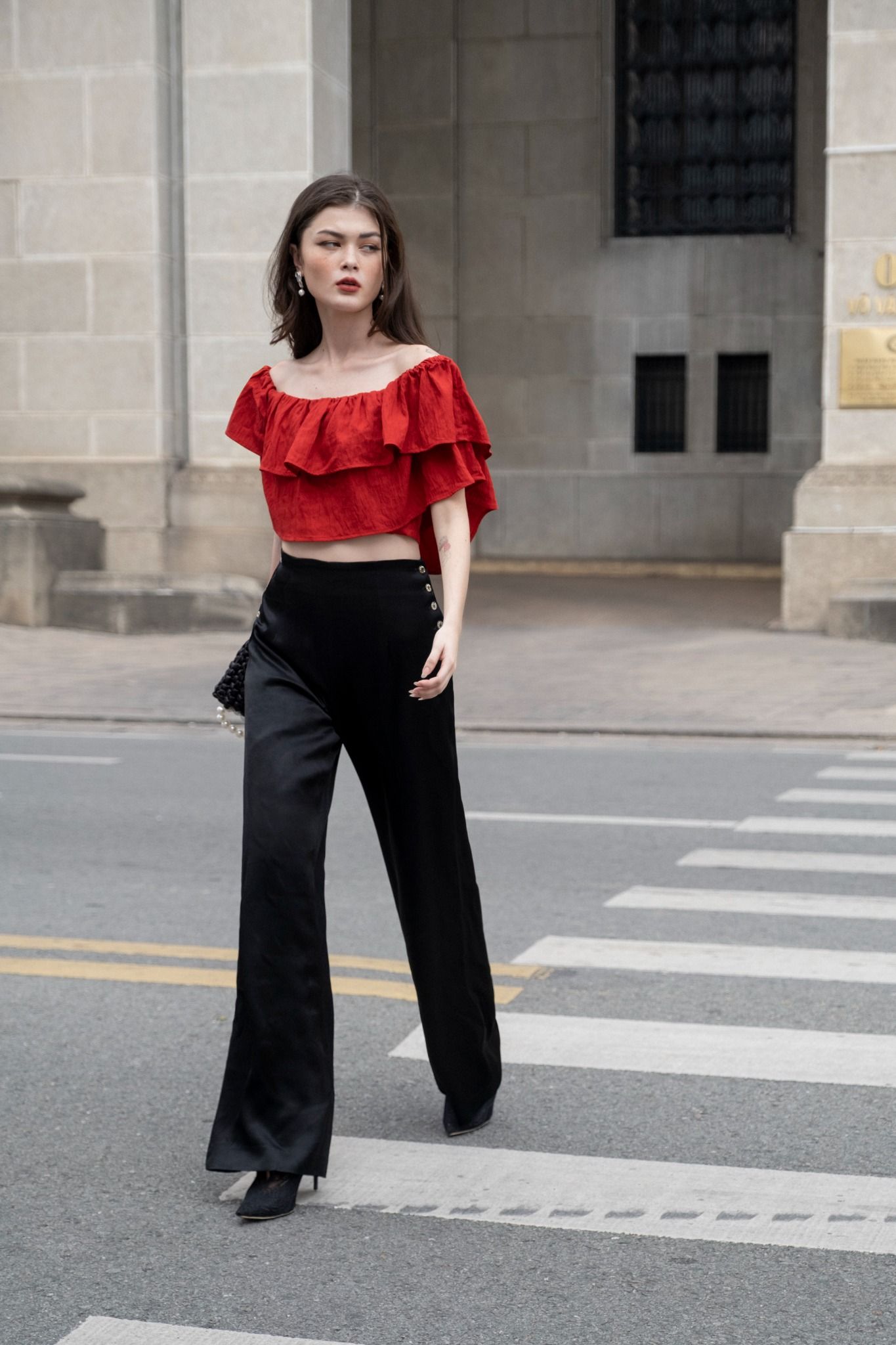 Alaina shirt - Áo trễ vai đỏ, xếp tầng A03