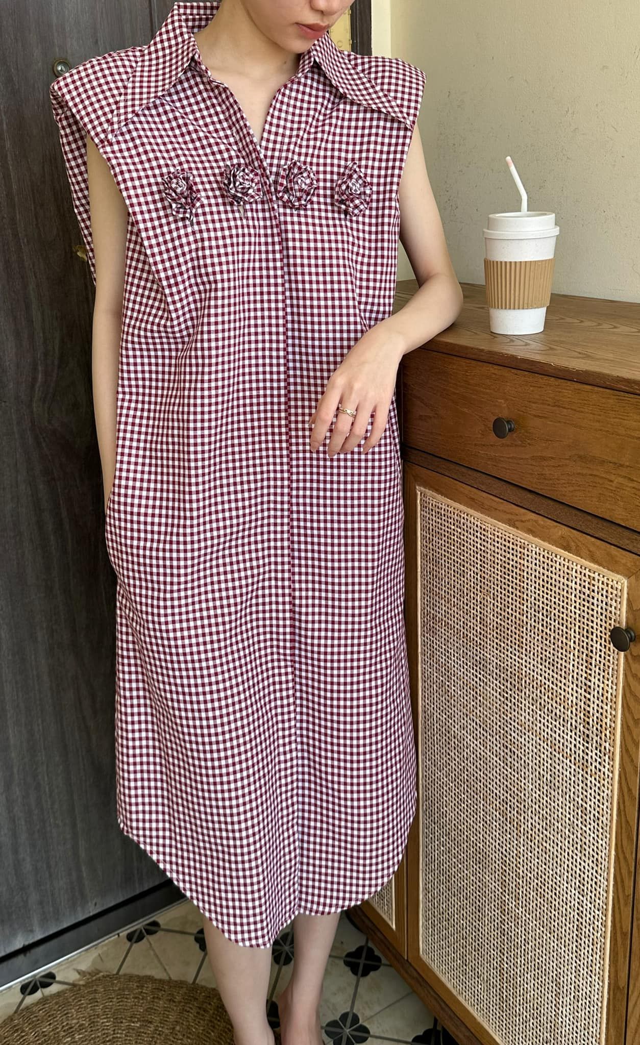 Tiffany Dress - Đầm hoa hồng khoét lưng
