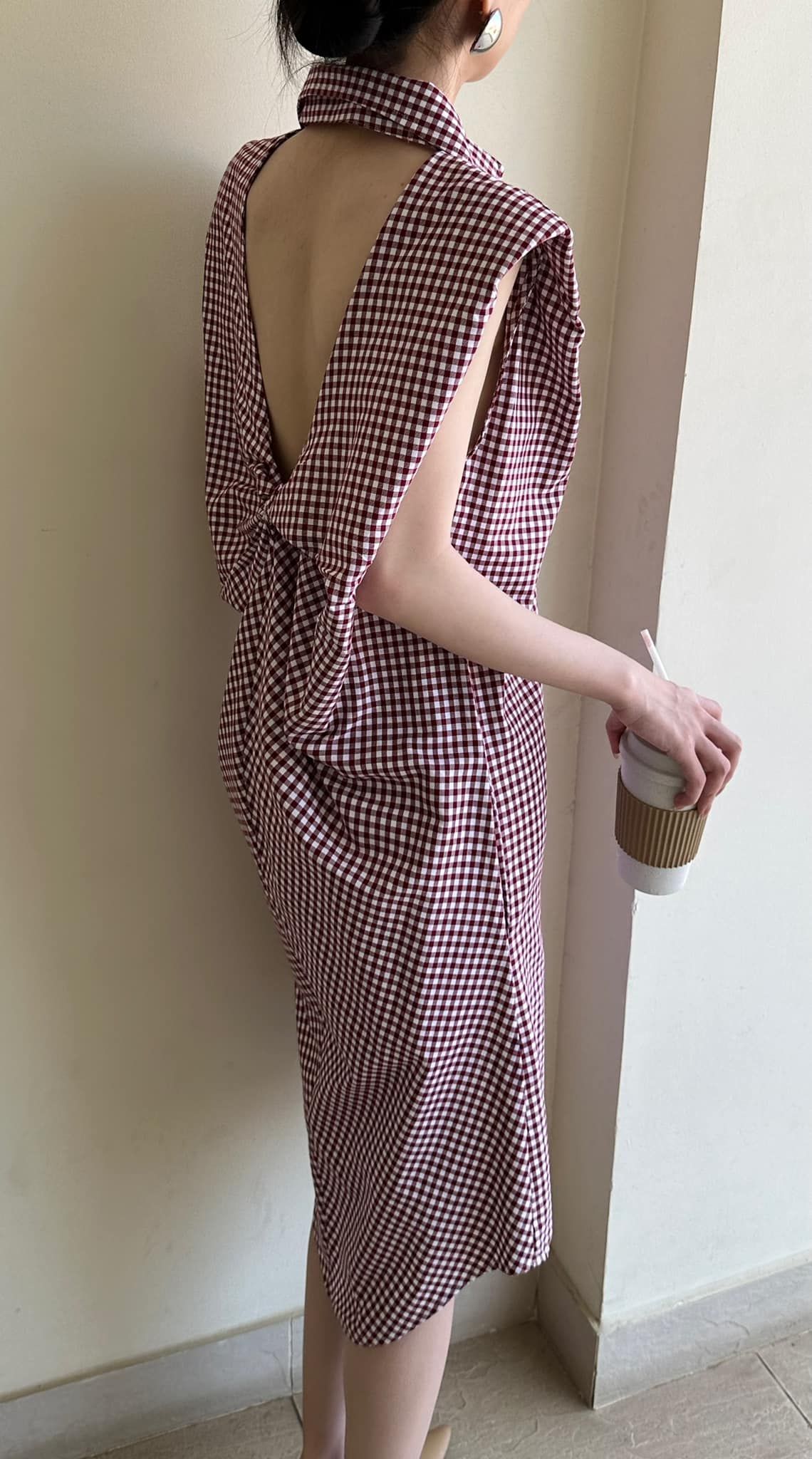 Tiffany Dress - Đầm hoa hồng khoét lưng