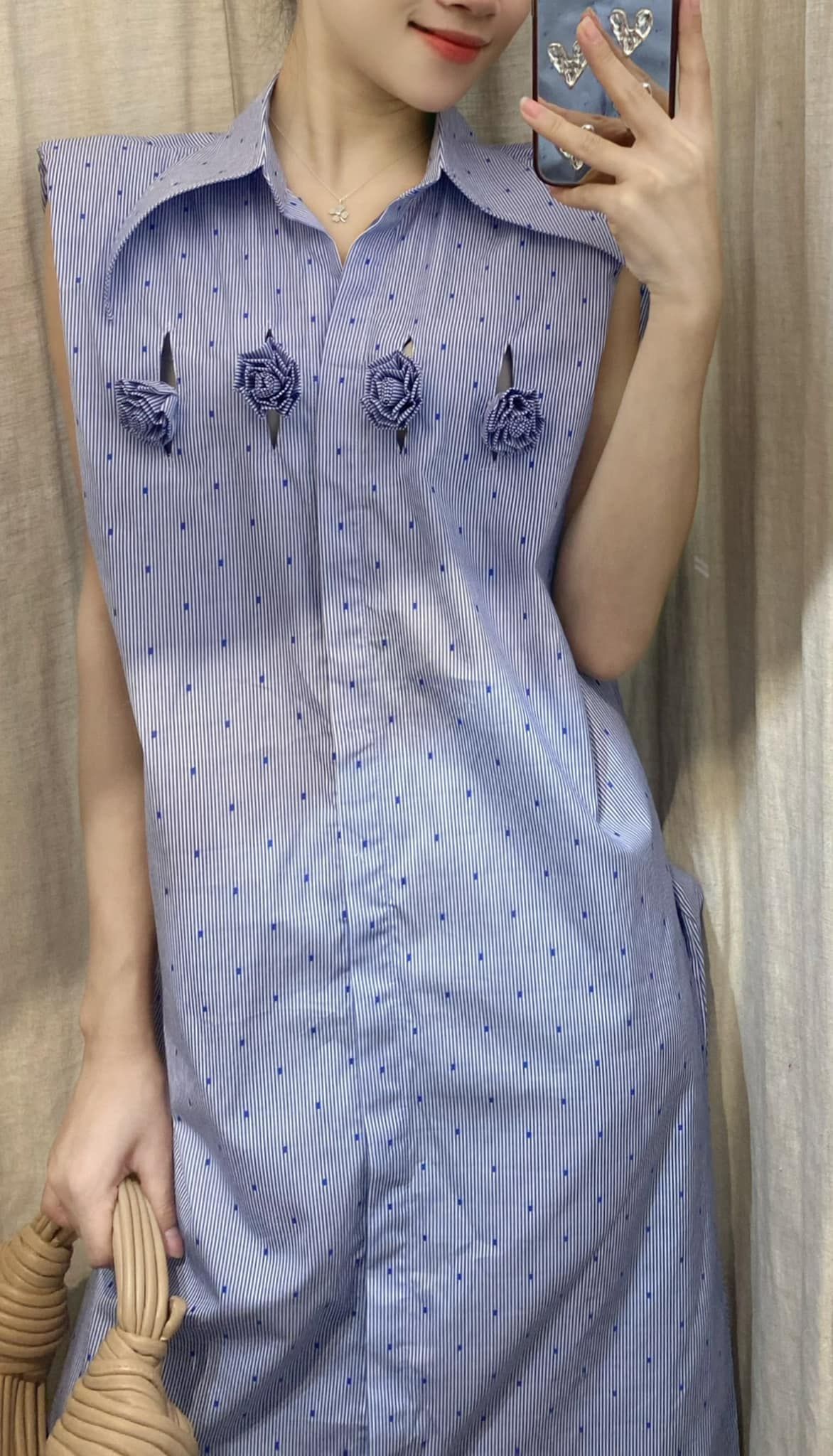 Tiffany Dress - Đầm hoa hồng khoét lưng