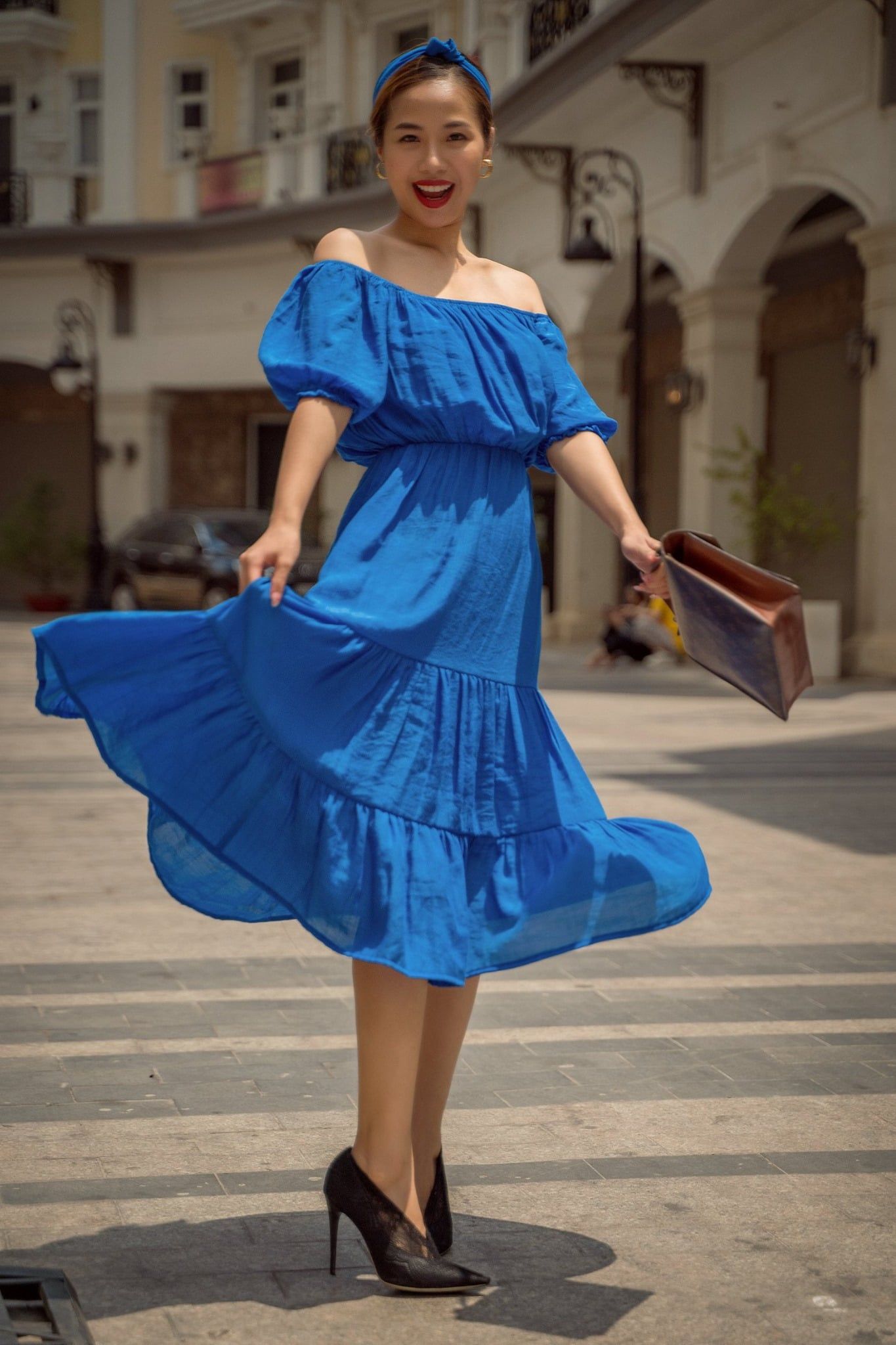 Laila Dress - Đầm xô lụa trễ vai xanh biển D56
